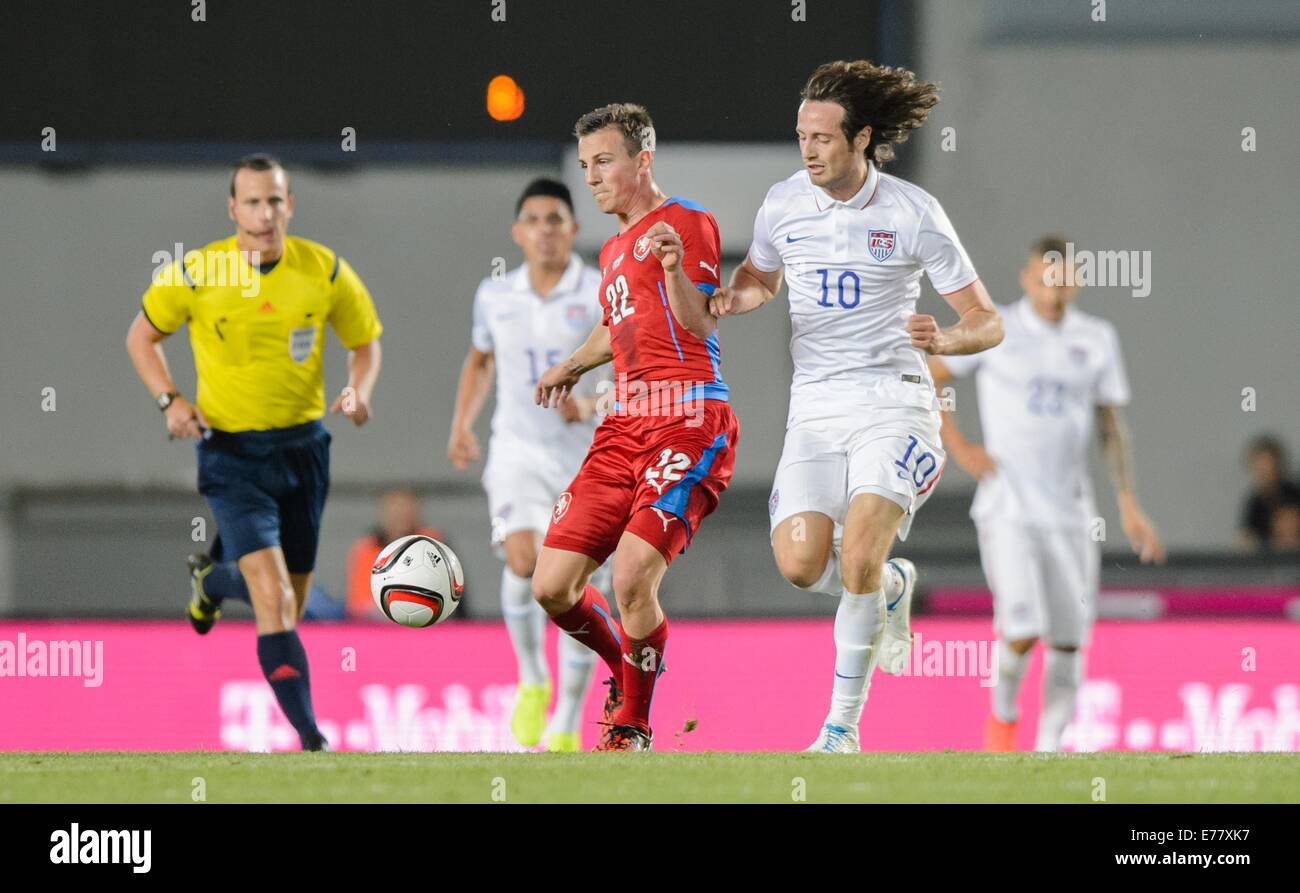 USA's Mix Diskerud vies for the ball with Czech Republic's Vladimir Darida (L) during the soccer friendly between Czech Republic and USA in Prague, Czech Republic, 3 Septmember 2014. Photo: Thomas Eisenhuth/dpa - NO WIRE SERVICE - Stock Photo