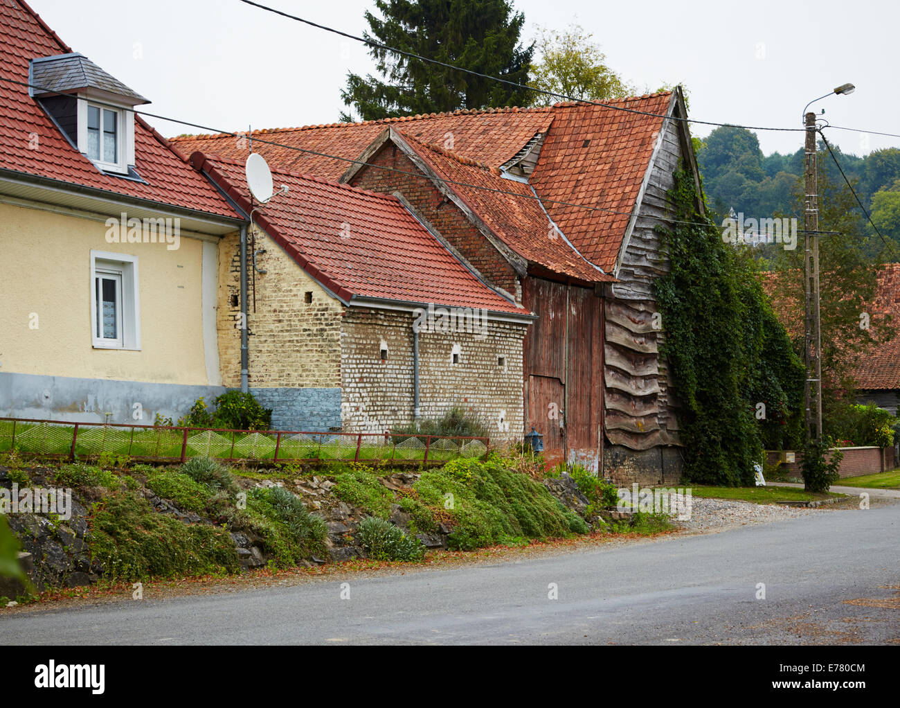 Barn and property in French village of Bouret sur Canche Stock Photo