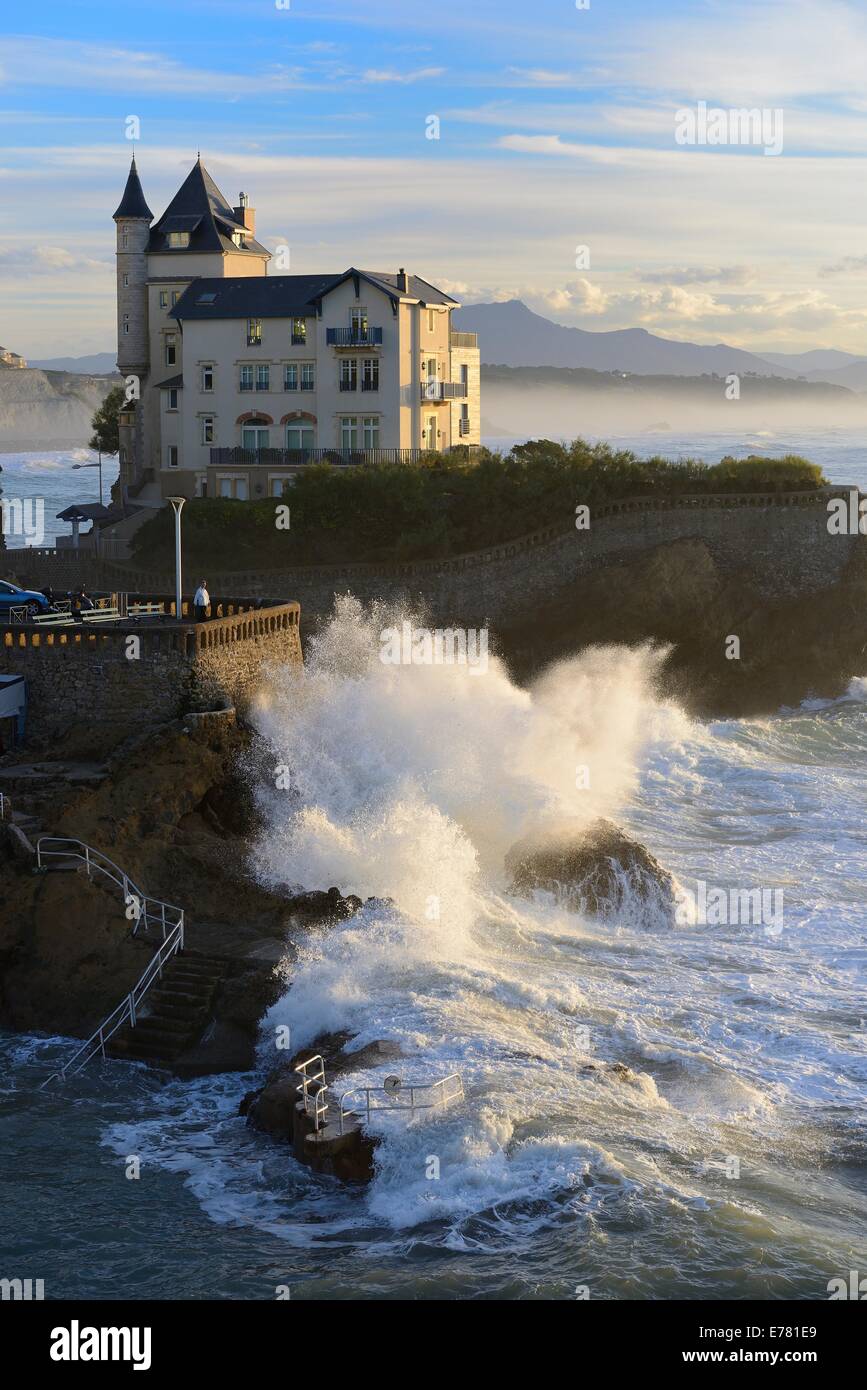 France, Basque country, Biarritz, the villa Belza on the edge of the Atlantic Ocean one day swell in late afternoon Stock Photo