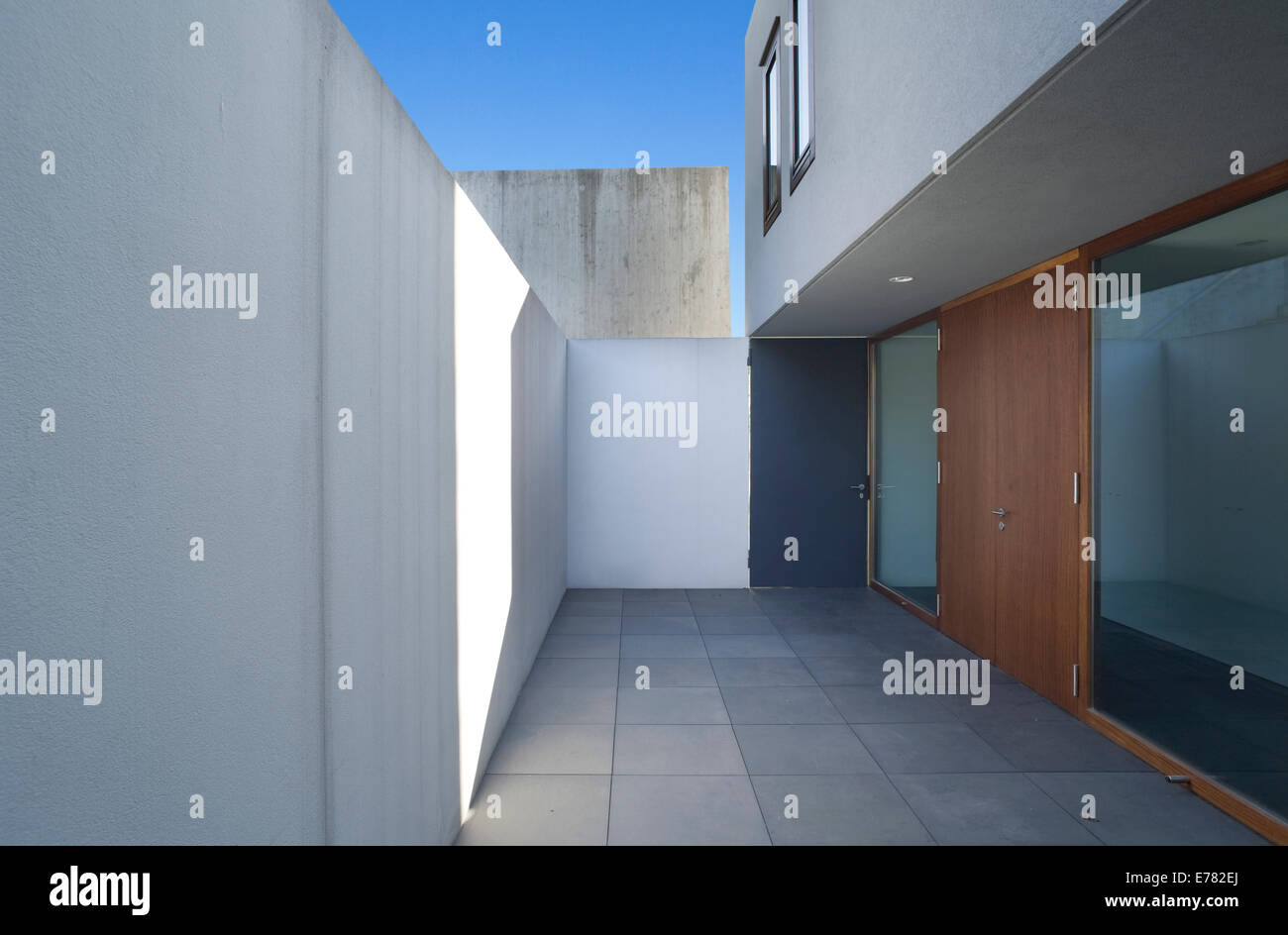 Modern house architecture hi-res stock photography and images - Alamy