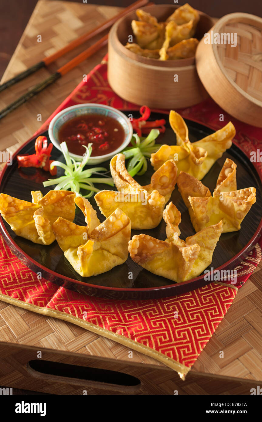Crab Rangoon. American Chinese deep fried starter Stock Photo Alamy