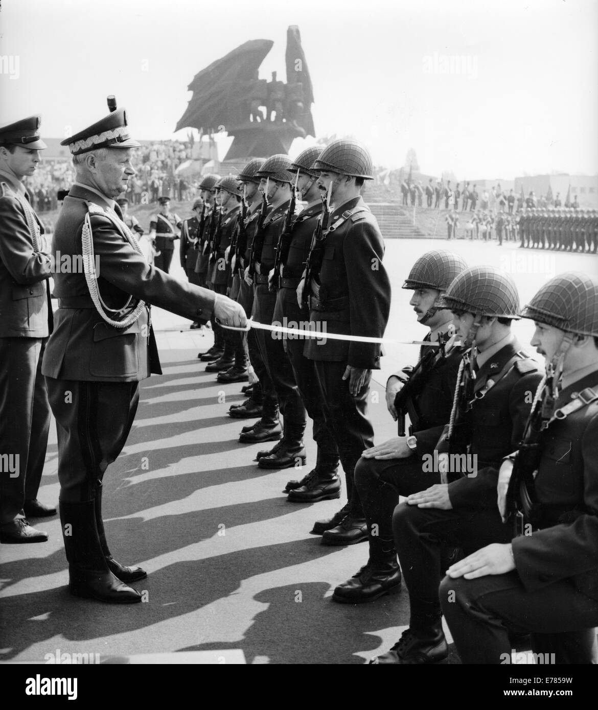 Warsaw pact hires stock photography and images Alamy