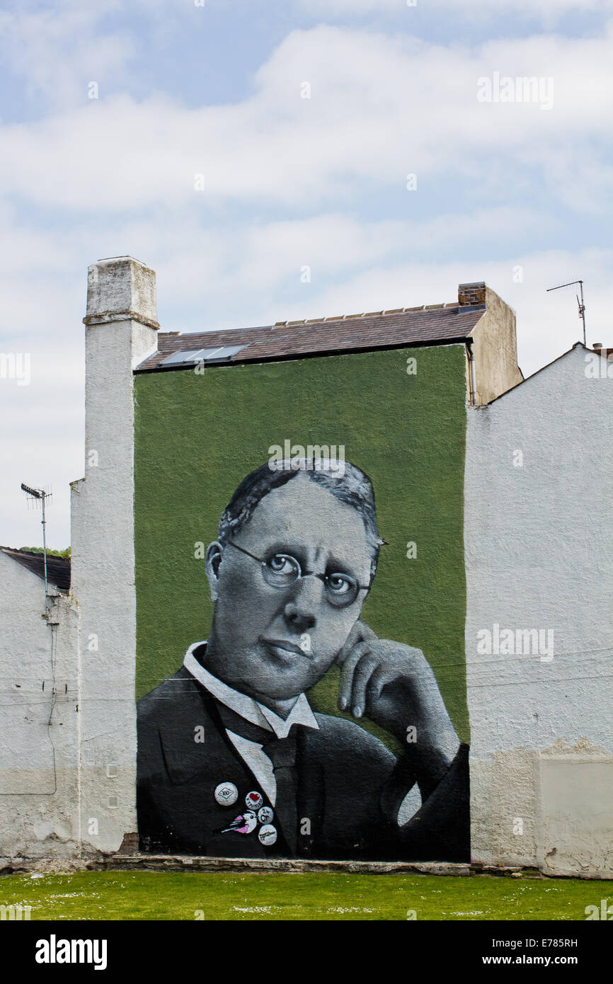 Mural of Harry Brearley, inventor of stainless steel by artist Sarah Yates also known as Faunagraphic in Sheffield UK Stock Photo