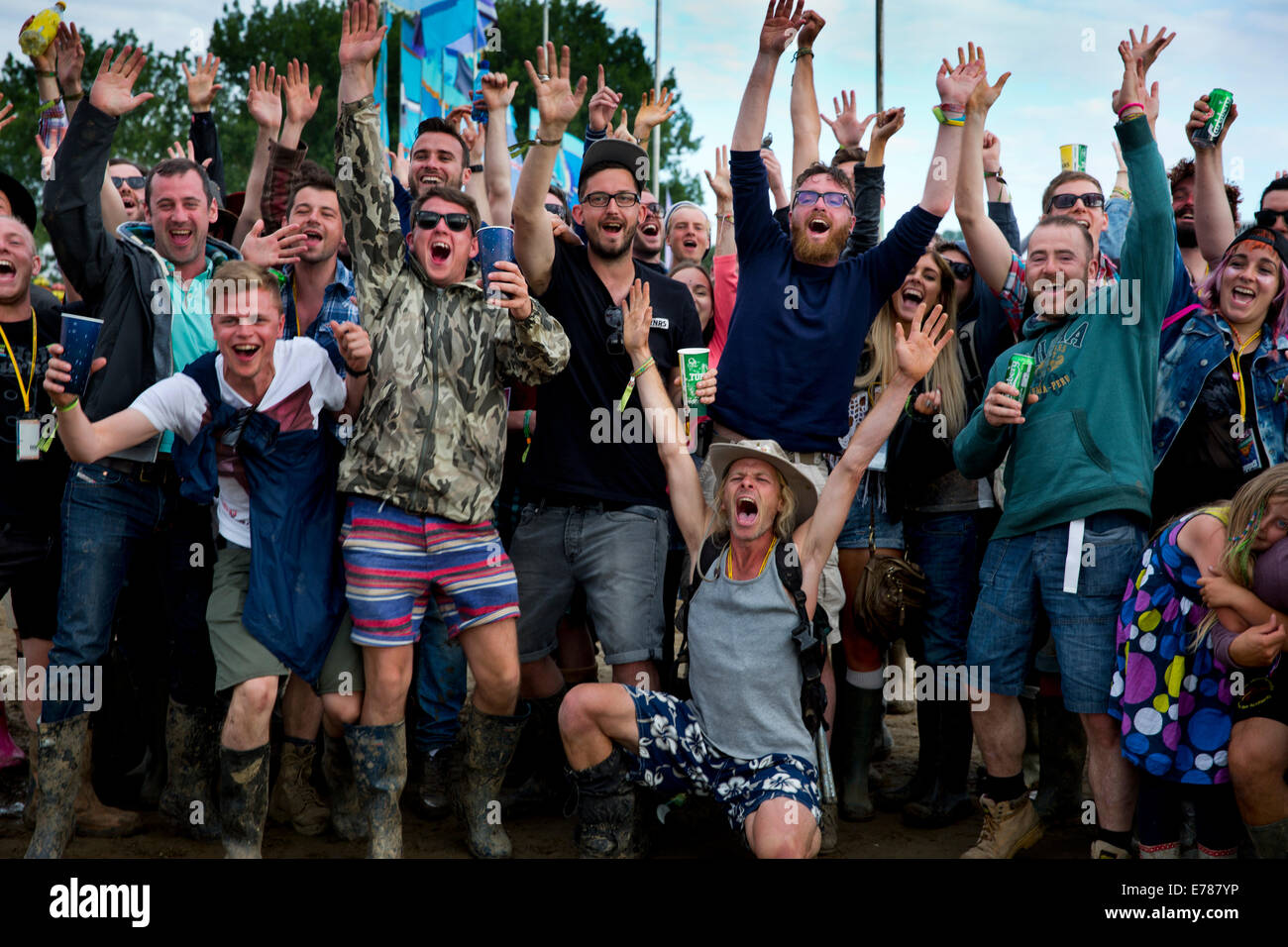 The crowd welcoming guests to The Other Stage, Glastonbury Festival 2014 Stock Photo