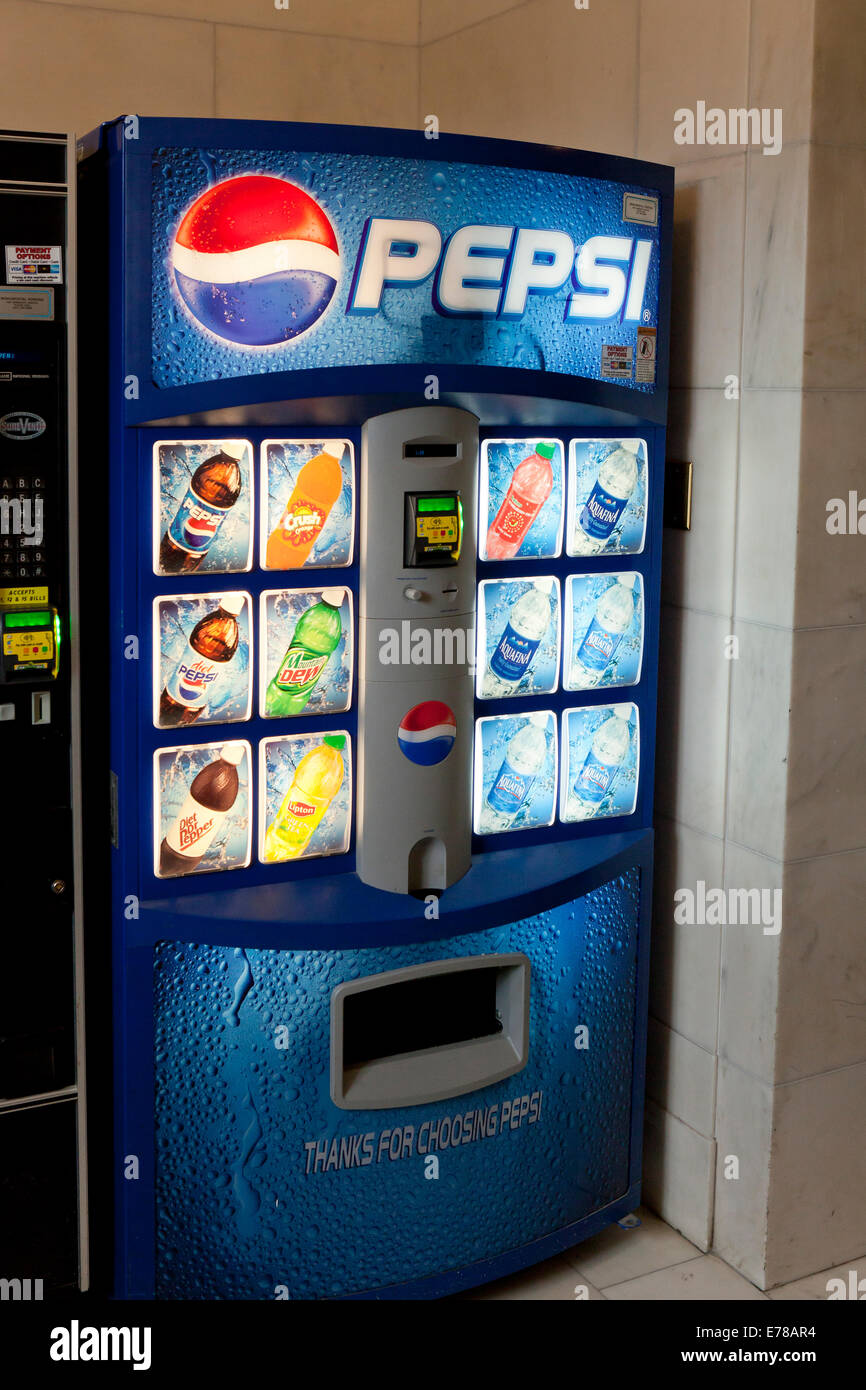 Pepsi bottled cola and soda vending machine - USA Stock Photo