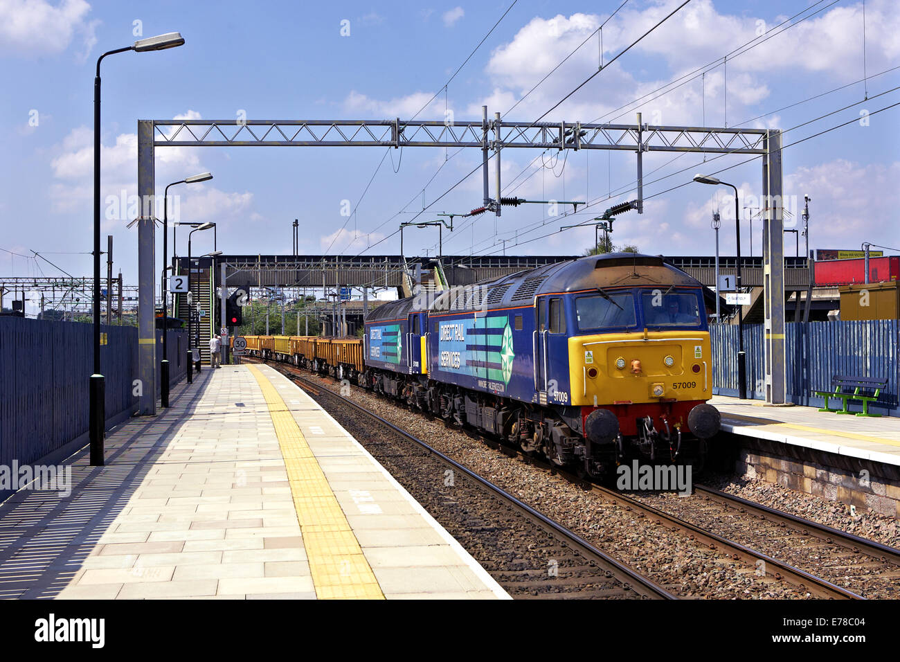 57009 & 57008 haed through Bescot Stadium with 6Z96 Crewe - Toton engneers service on 24th July 2014 Stock Photo