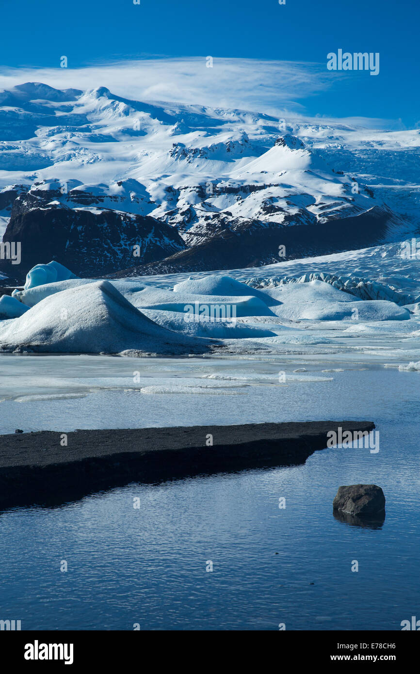 the Vatnajokull Glacier decending to sea level at Fjallsarlon, eastern Iceland Stock Photo