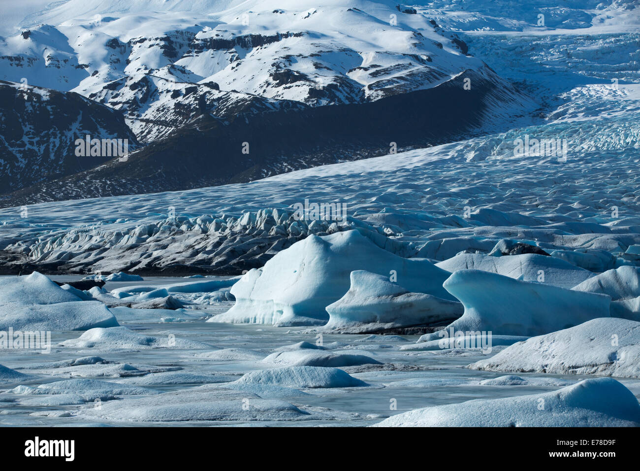the Vatnajokull Glacier decending to sea level at Fjallsarlon, eastern Iceland Stock Photo