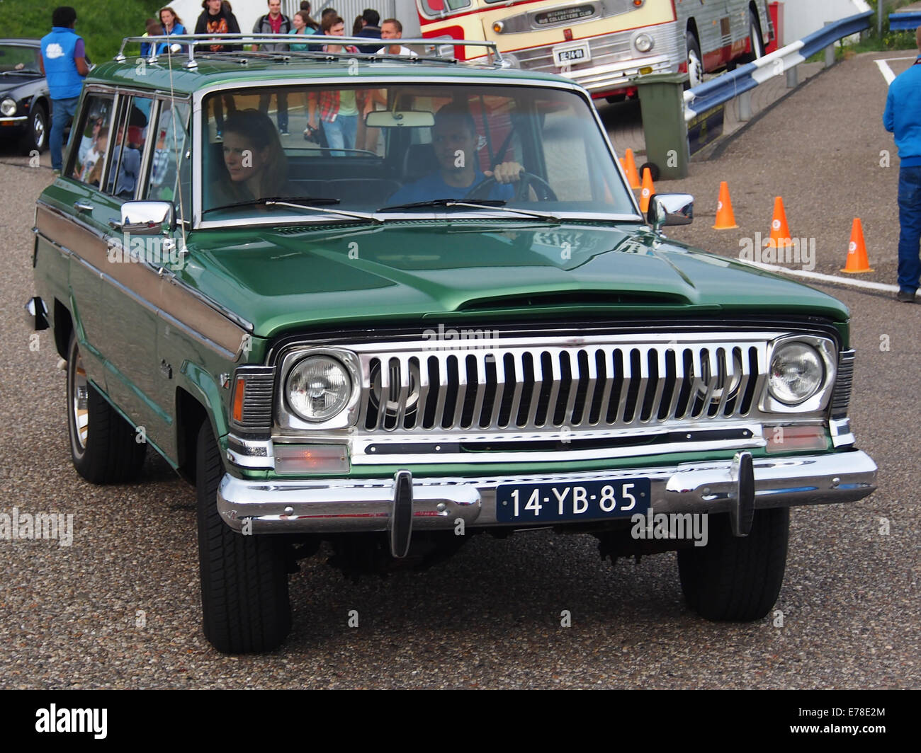 1973 JEEP WAGONEER, licence 14-YB-85, pic2 Stock Photo