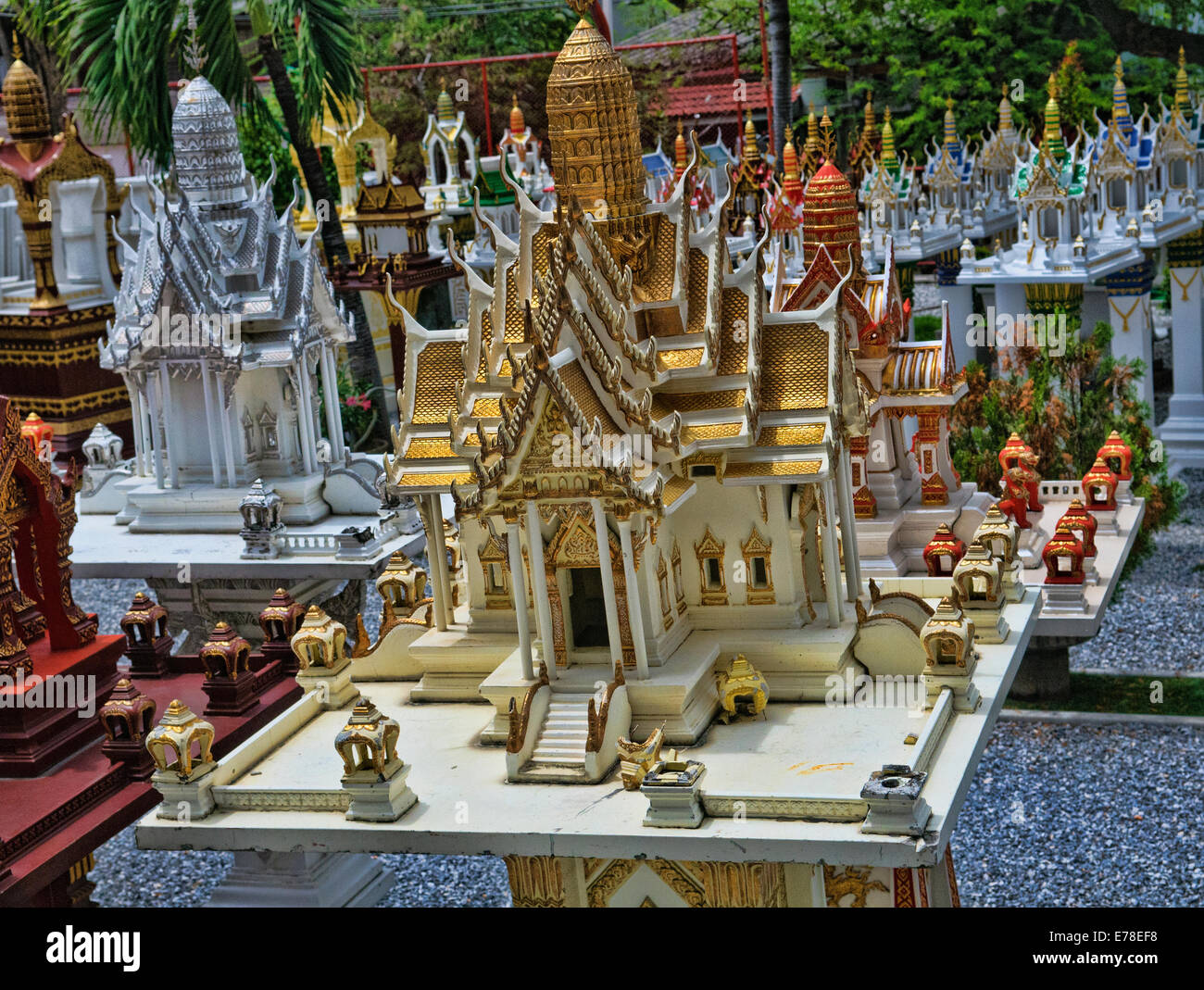 Thailand’s spirit houses and shrines Stock Photo - Alamy
