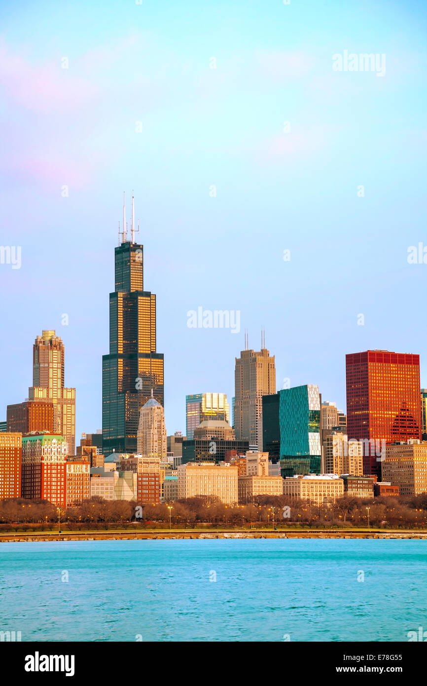 Chicago downtown city skyline hi-res stock photography and images - Alamy