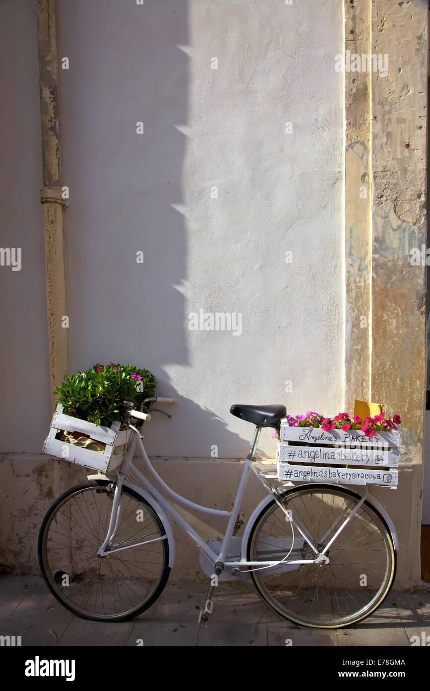 Bicycle Advertising Bakery, Ortygia, Syracuse, Sicily, Italy, Southern Europe Stock Photo