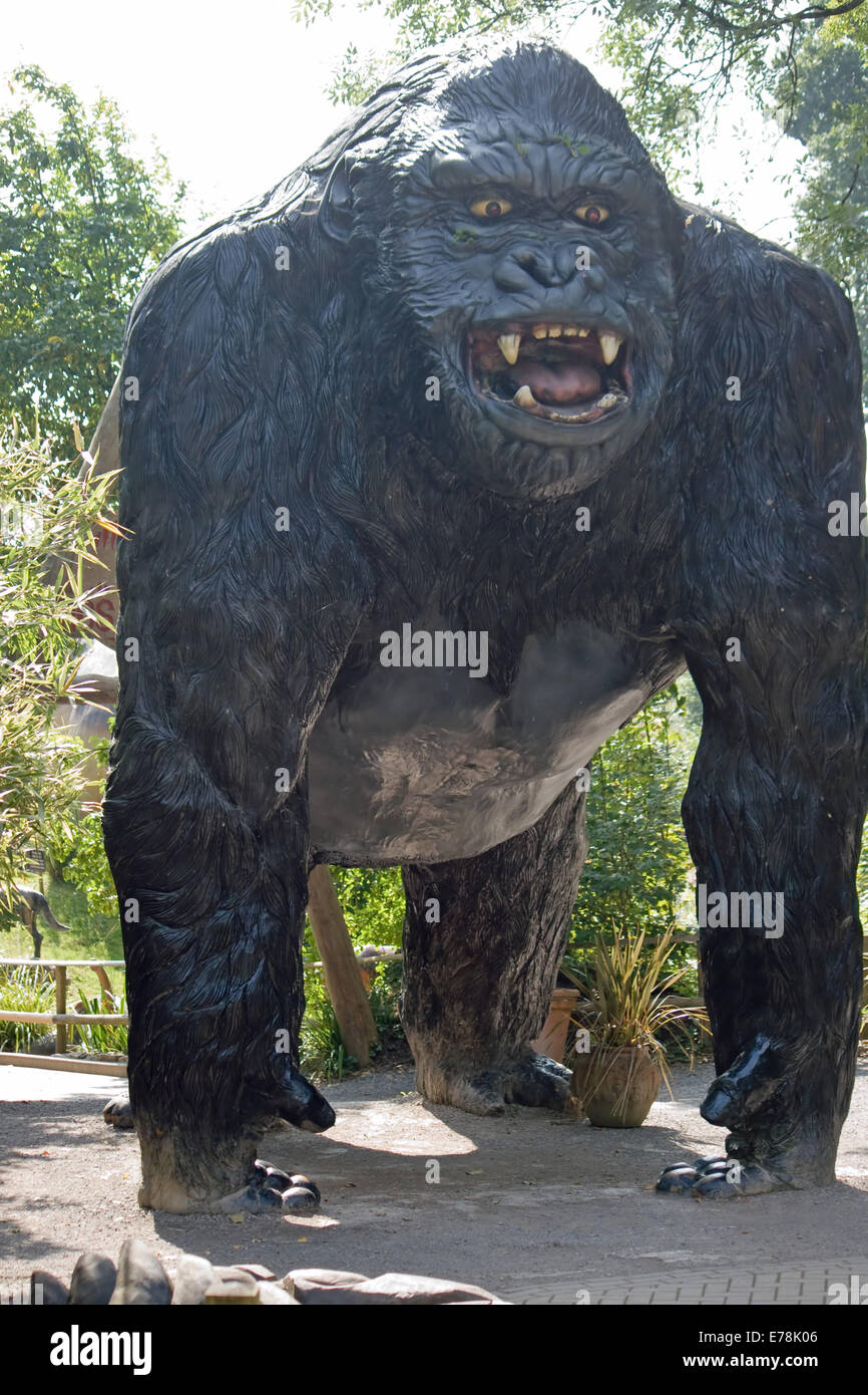 Model of a huge Gorilla at Wookey Hole, Somerset,UK Stock Photo - Alamy