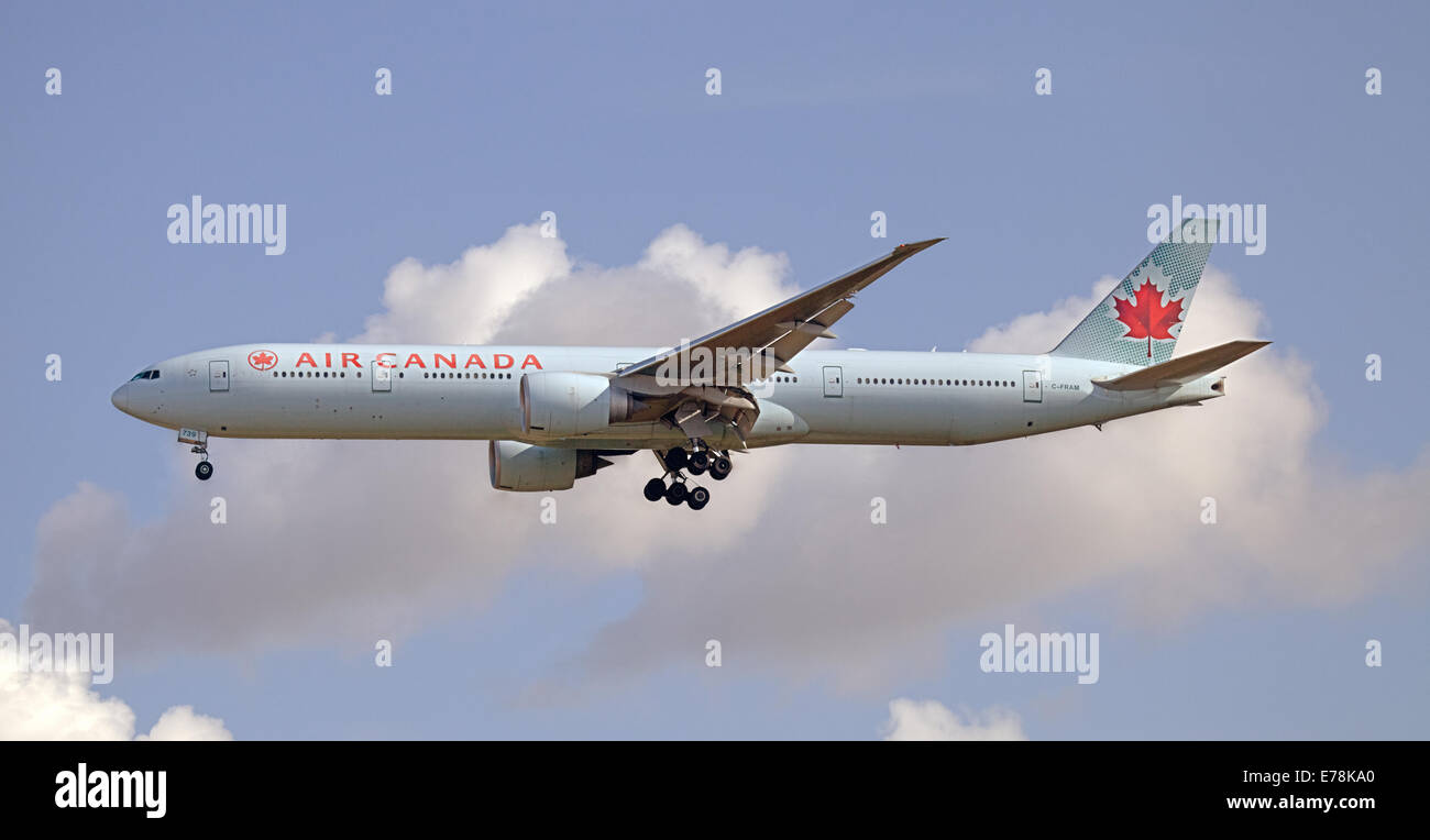 Air Canada Boeing 777 C-FRAM coming into land at London-Heathrow Airport LHR Stock Photo