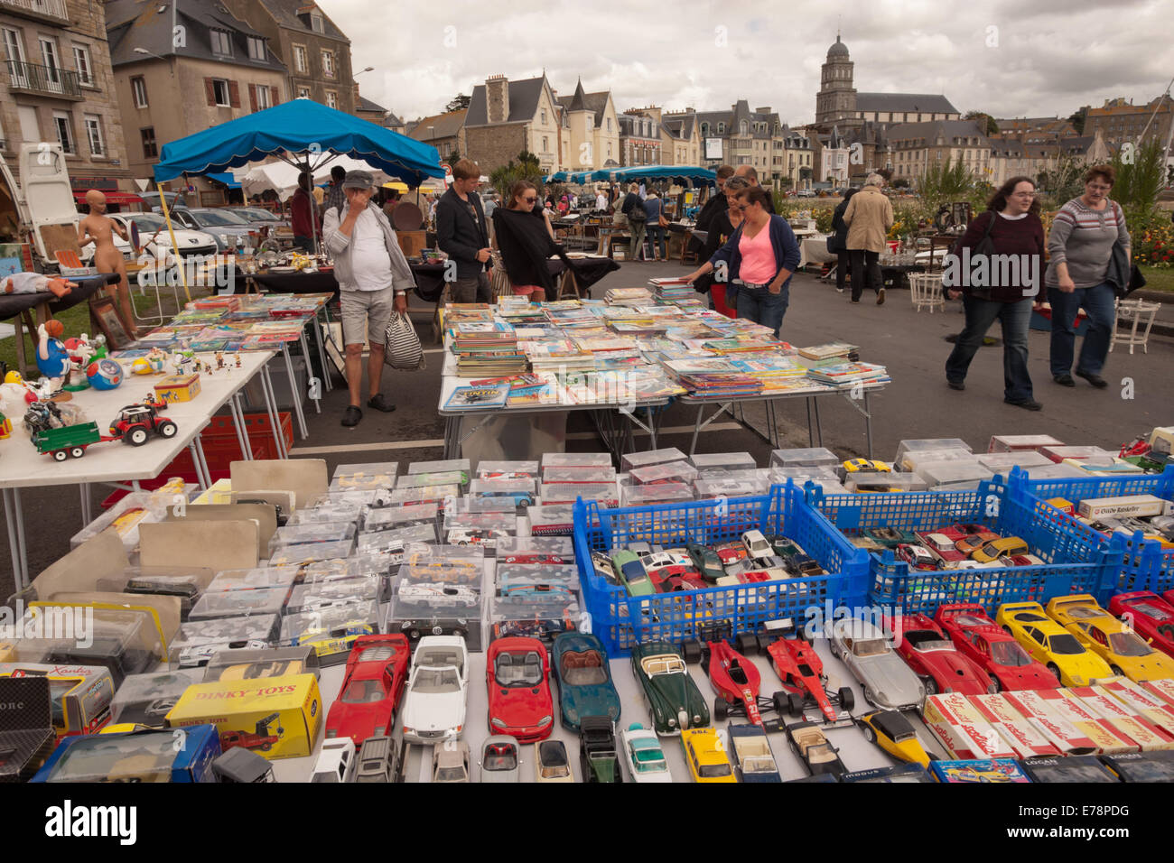 St malo market hi-res stock photography and images - Alamy