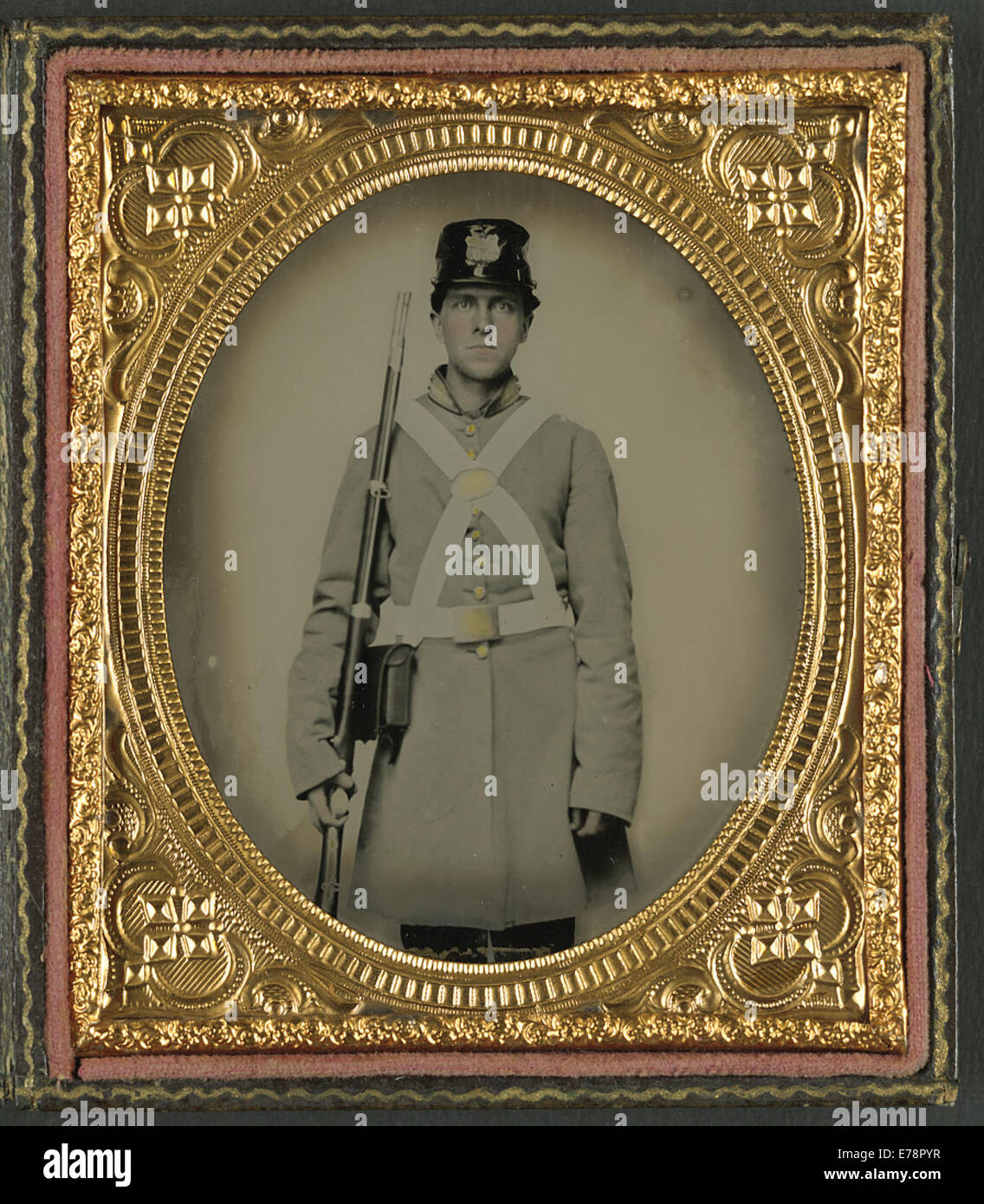 [Unidentified soldier in Confederate uniform and kepi with musket] Stock Photo