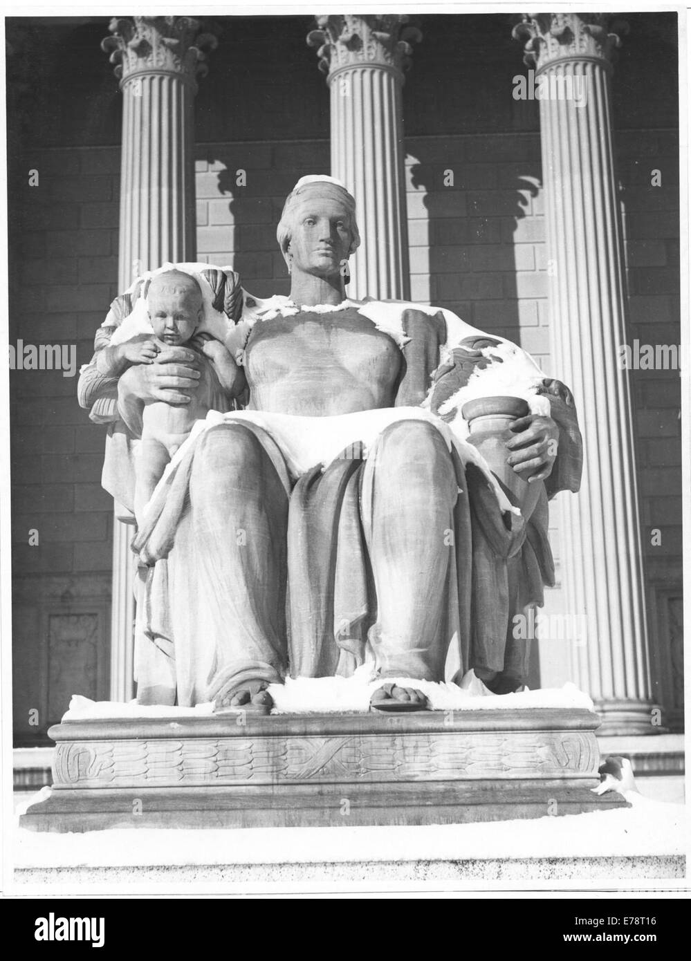 Photograph of the Female Statue Stock Photo Alamy