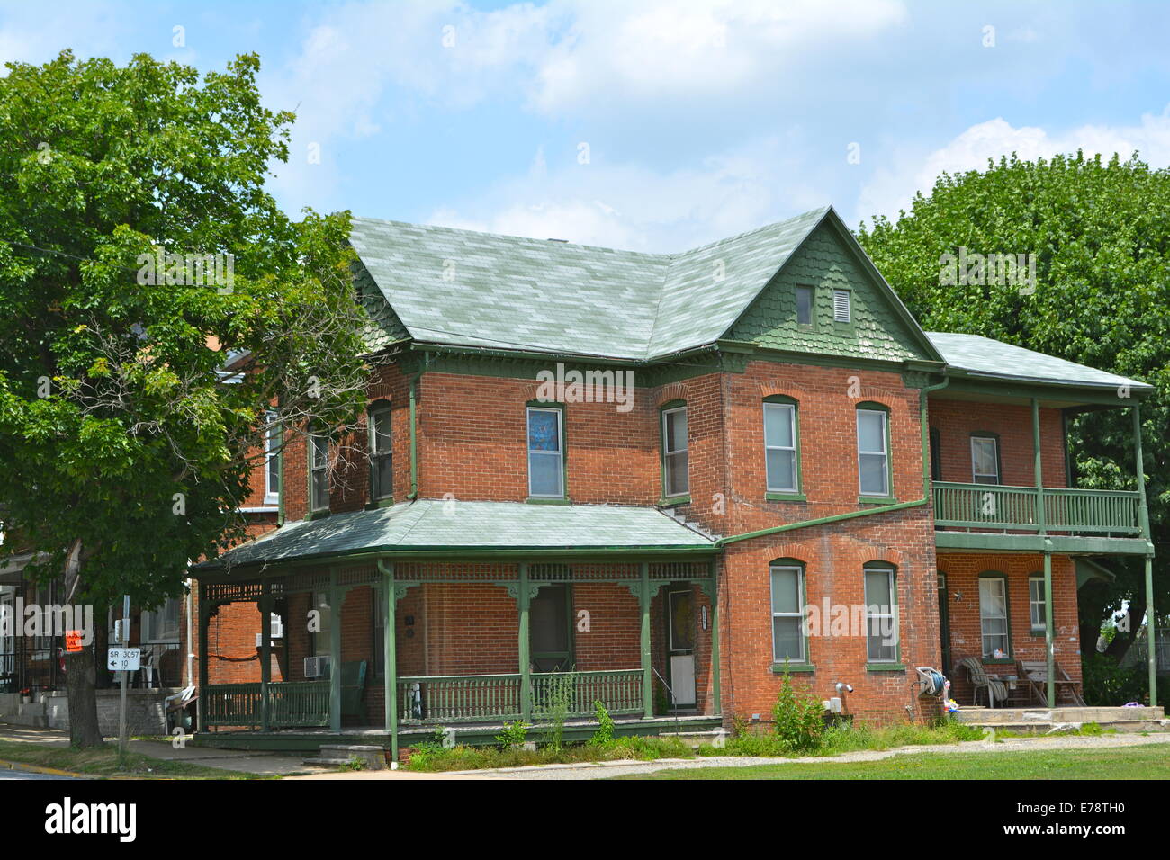 Spring on the streets hires stock photography and images Alamy