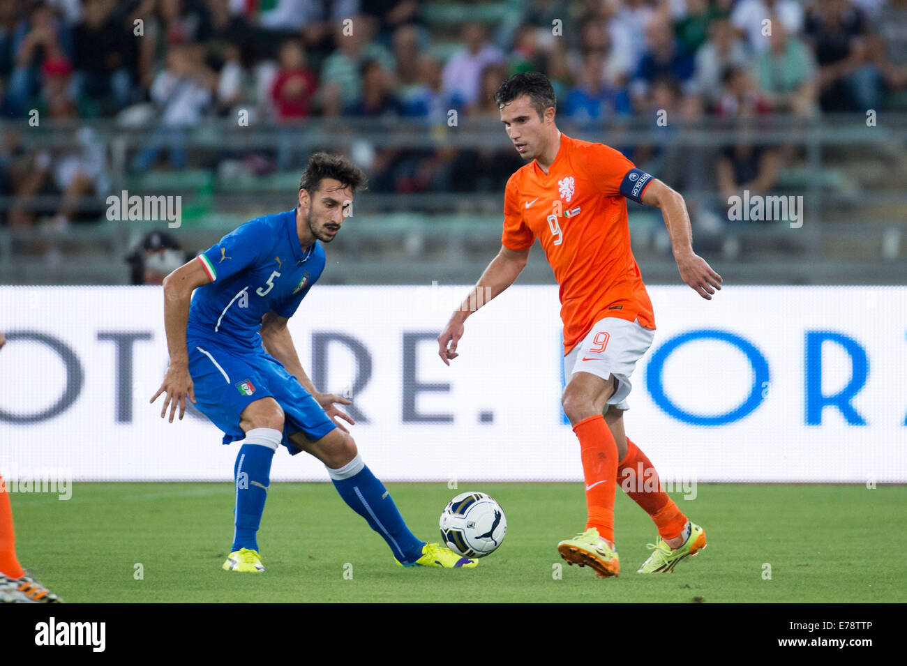 Bari, Italy. 4th Sep, 2014. Robin van Persie (NED) Football/Soccer : International Friendly match between Italy 2-0 Netherlands at Stadio San Nicola in Bari, Italy . © Maurizio Borsari/AFLO/Alamy Live News Stock Photo