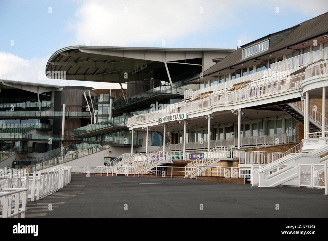 Aintree Racecourse Liverpool Main Viewing Stand Stock Photo Alamy