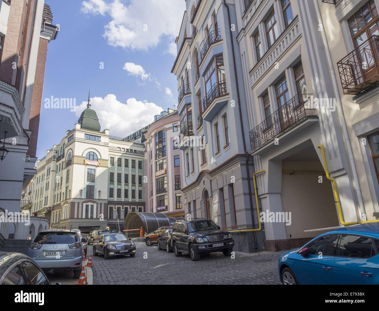Sept. 9, 2014 - District Vozdvizenka, Kiev, Ukraine © Igor Golovniov ...