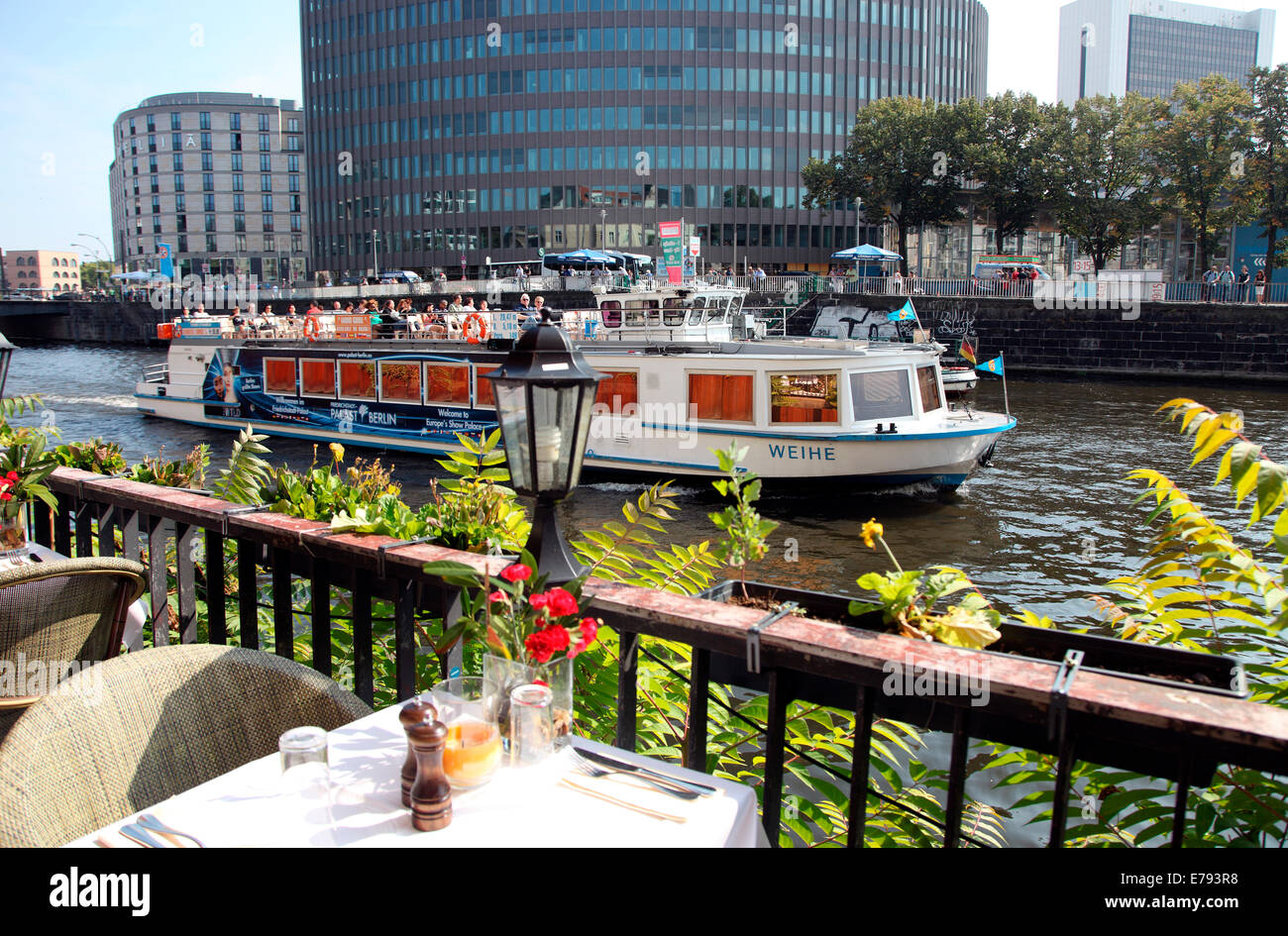 Sightseeing cruise boat on the River Spree, Berlin Stock Photo