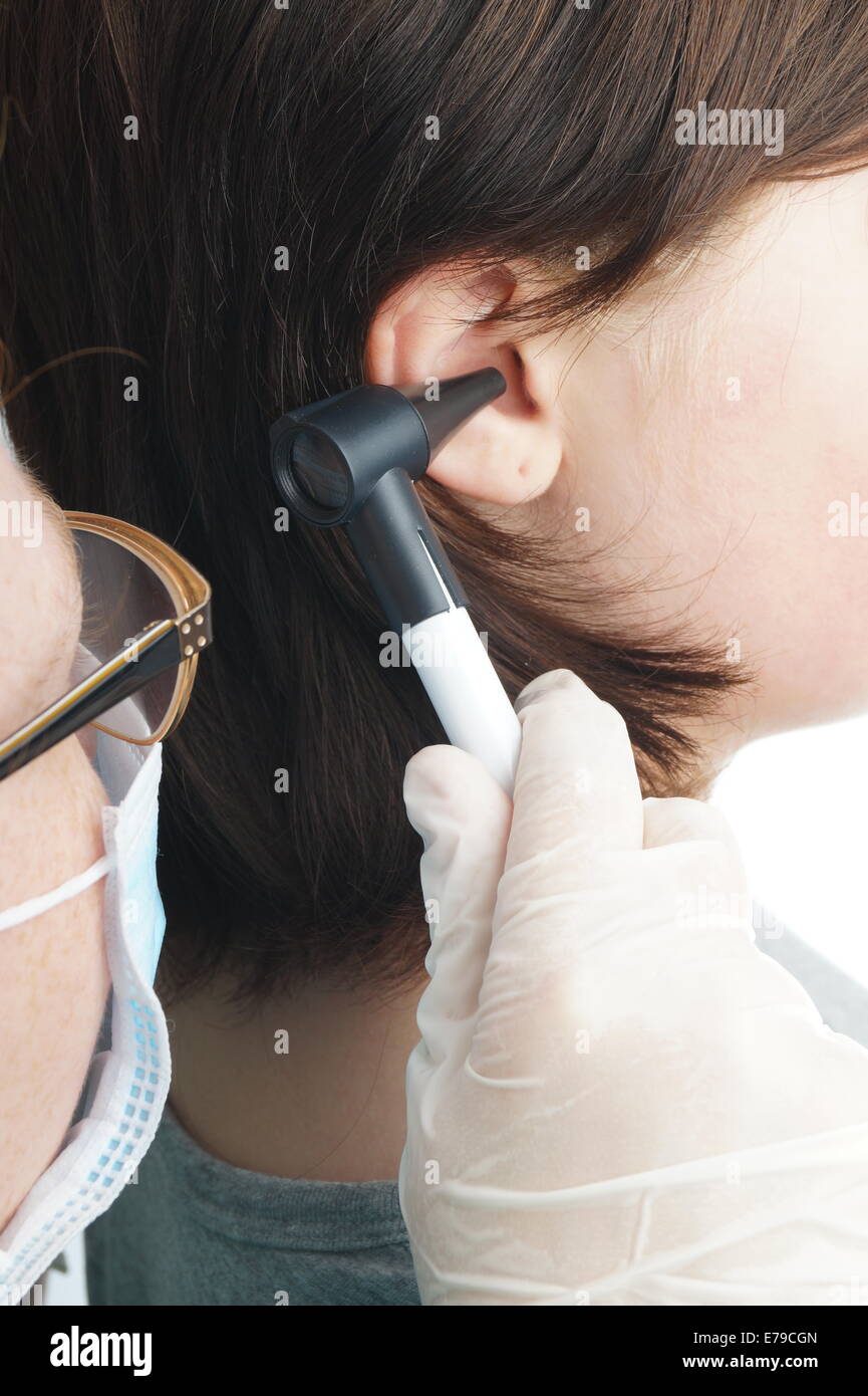 Ear doctor examines a child. Hospital examination Stock Photo Alamy