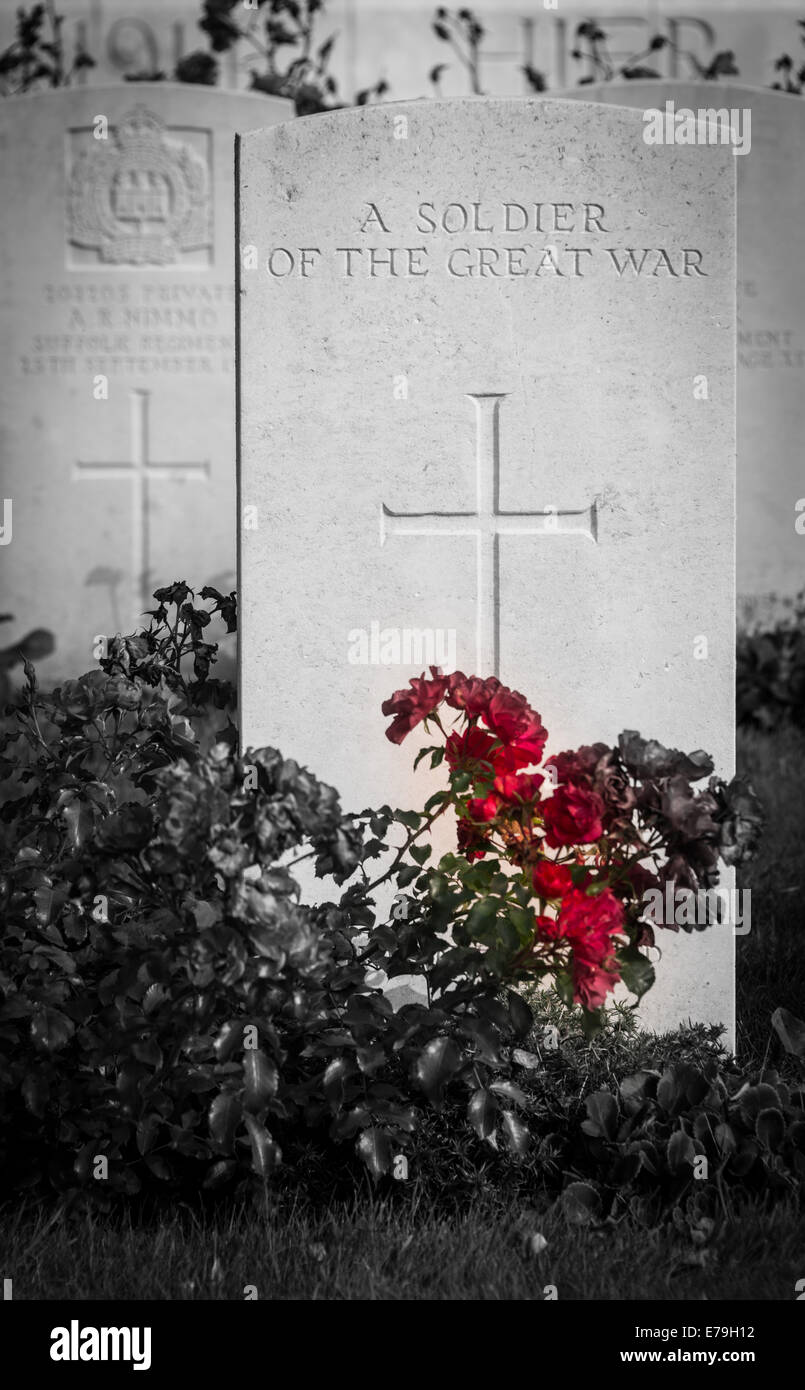 Grave of an unknown British soldier killed in WW1, Tyne Cot cemetery, Belgium Stock Photo