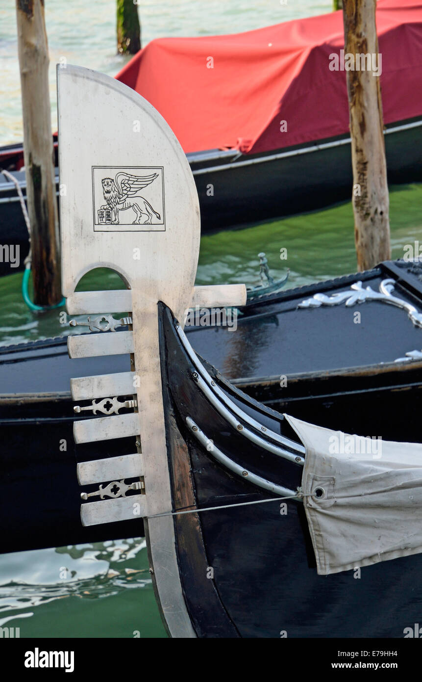 Rialto district emblem, a Ferro, on gondola prow, Venice, Italy, Europe Stock Photo