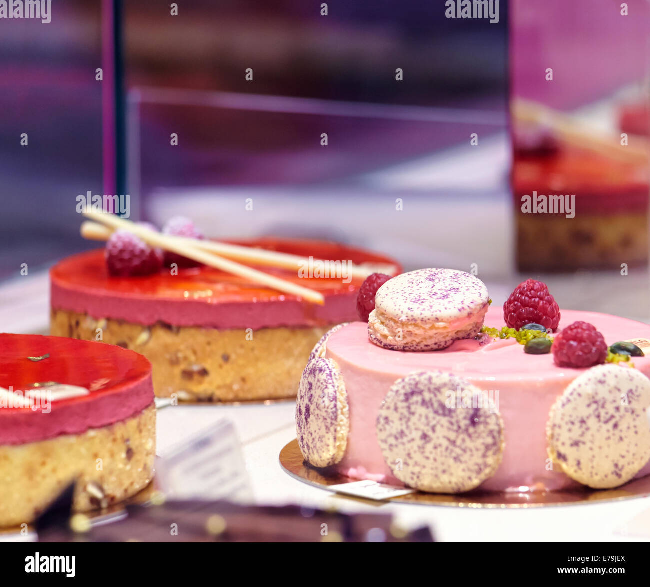 Patisserie shop window hires stock photography and images Alamy