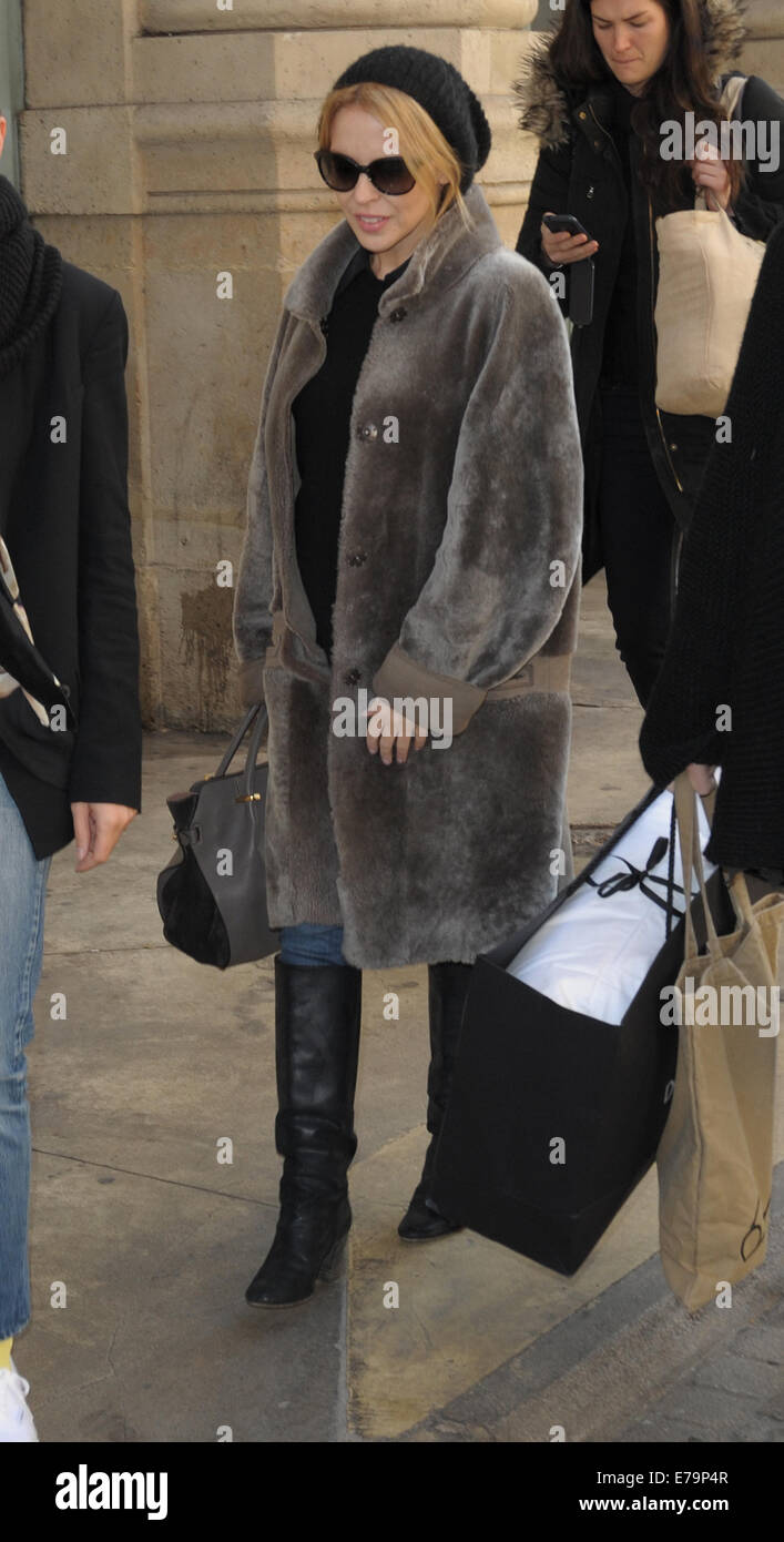 Kylie Minogue arrives at Paris Gare du Nord Featuring: Kylie Minogue