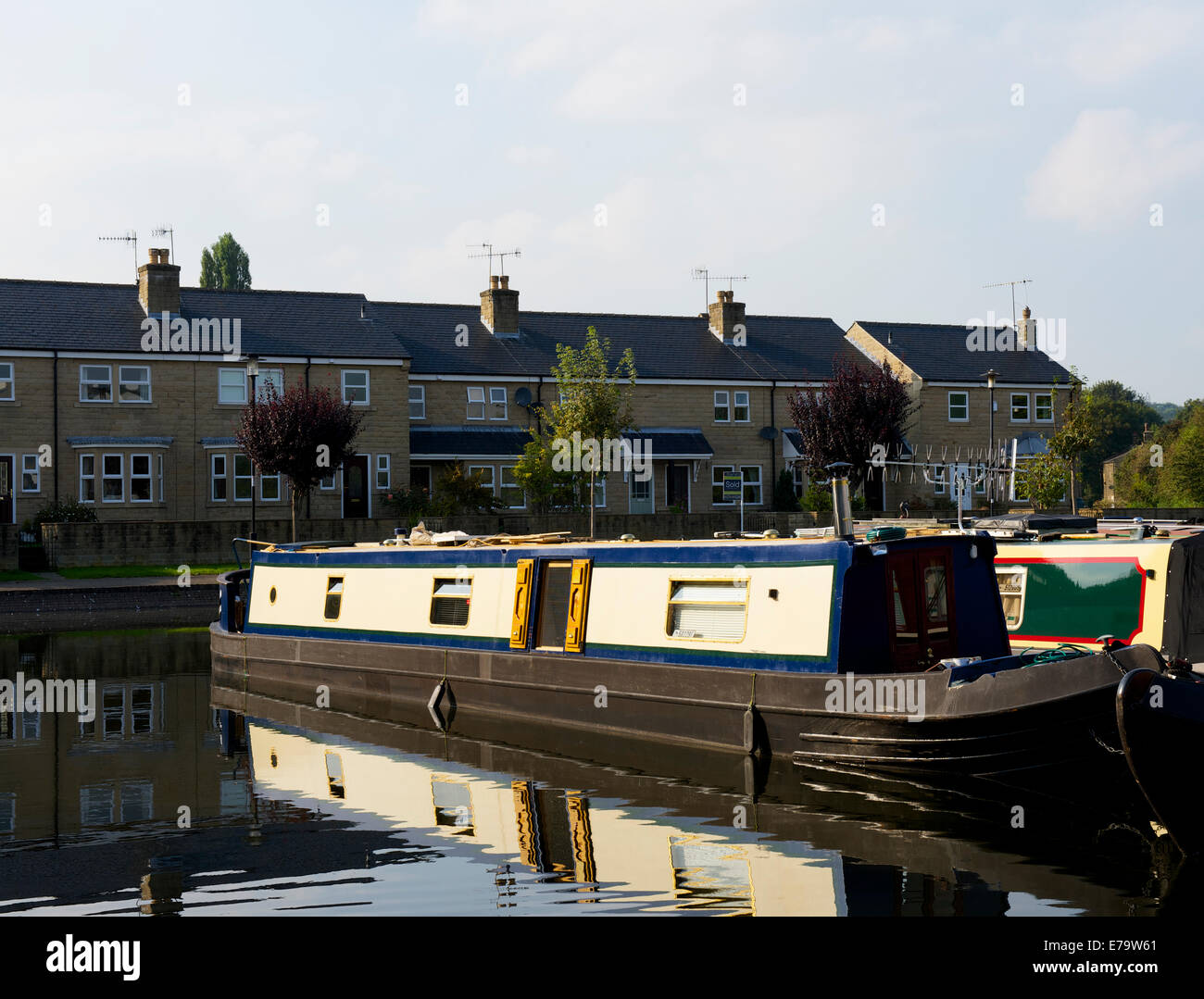Narrowboats in the Apperley Bridge Marina, on the Leeds & Liverpool