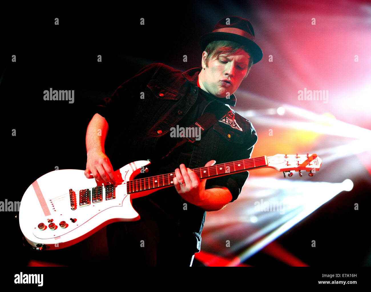 Fall Out Boy perform to a sold-out crowd at Heineken Music Hall ...