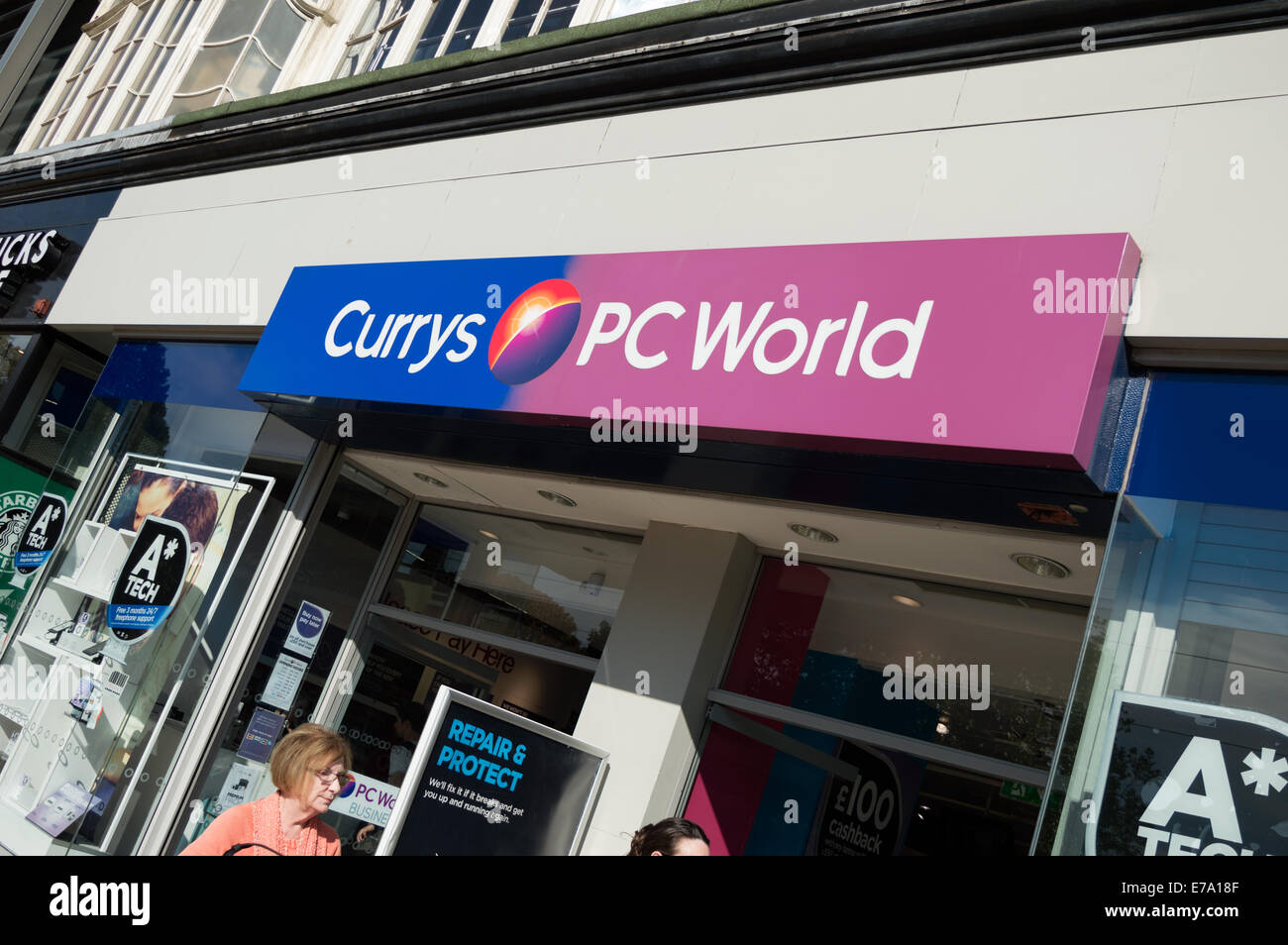 Currys pc world logo hi-res stock photography and images - Alamy