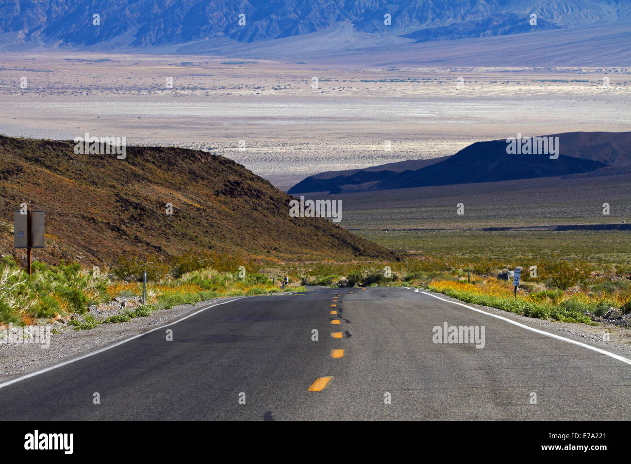 Death valley national park climbing hi-res stock photography and images ...