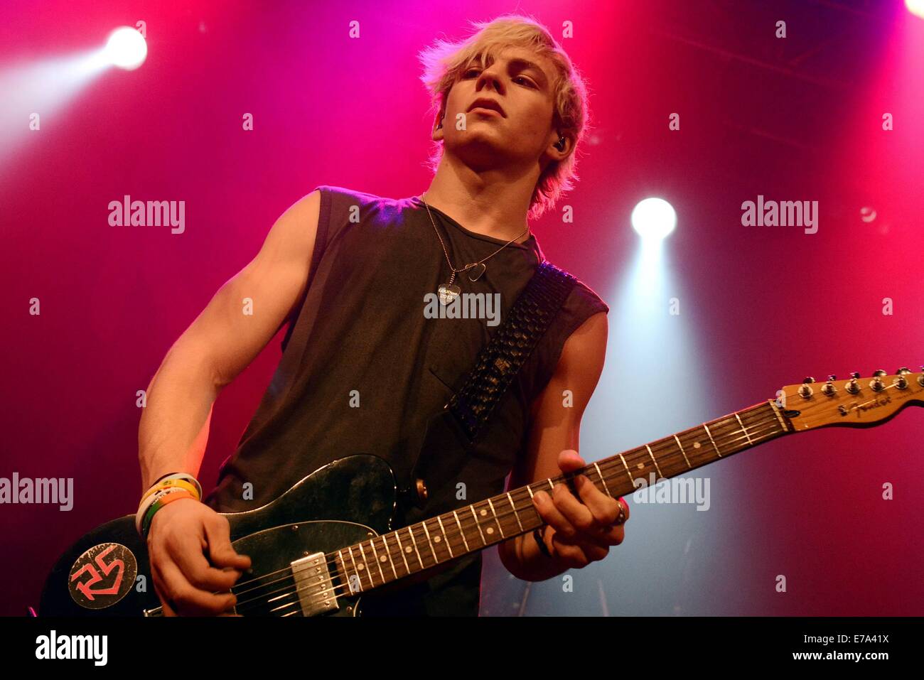 Ross lynch and r5 hi-res stock photography and images - Alamy