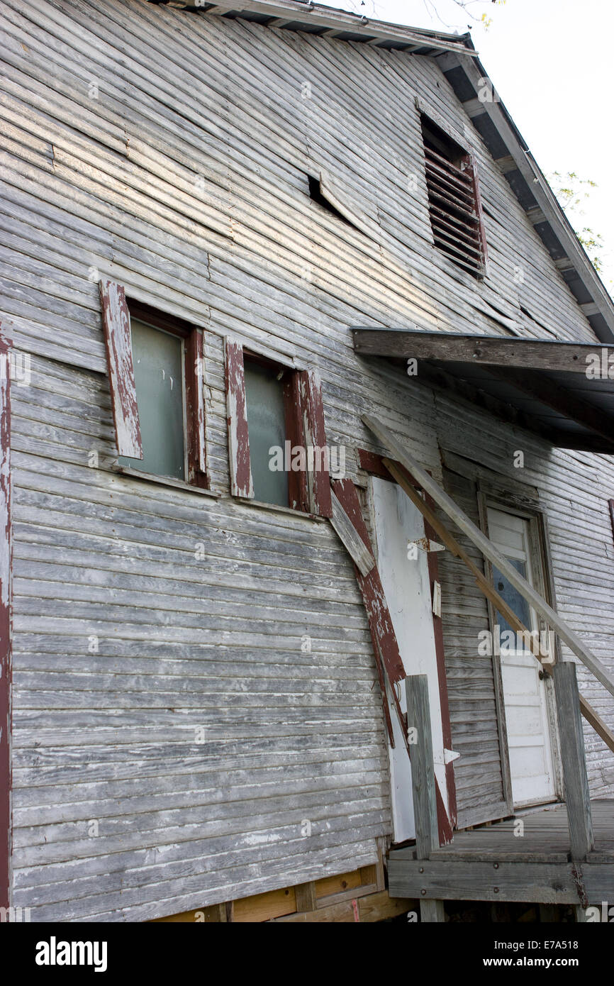 Abandoned wood building Pipe Creek Texas Stock Photo - Alamy