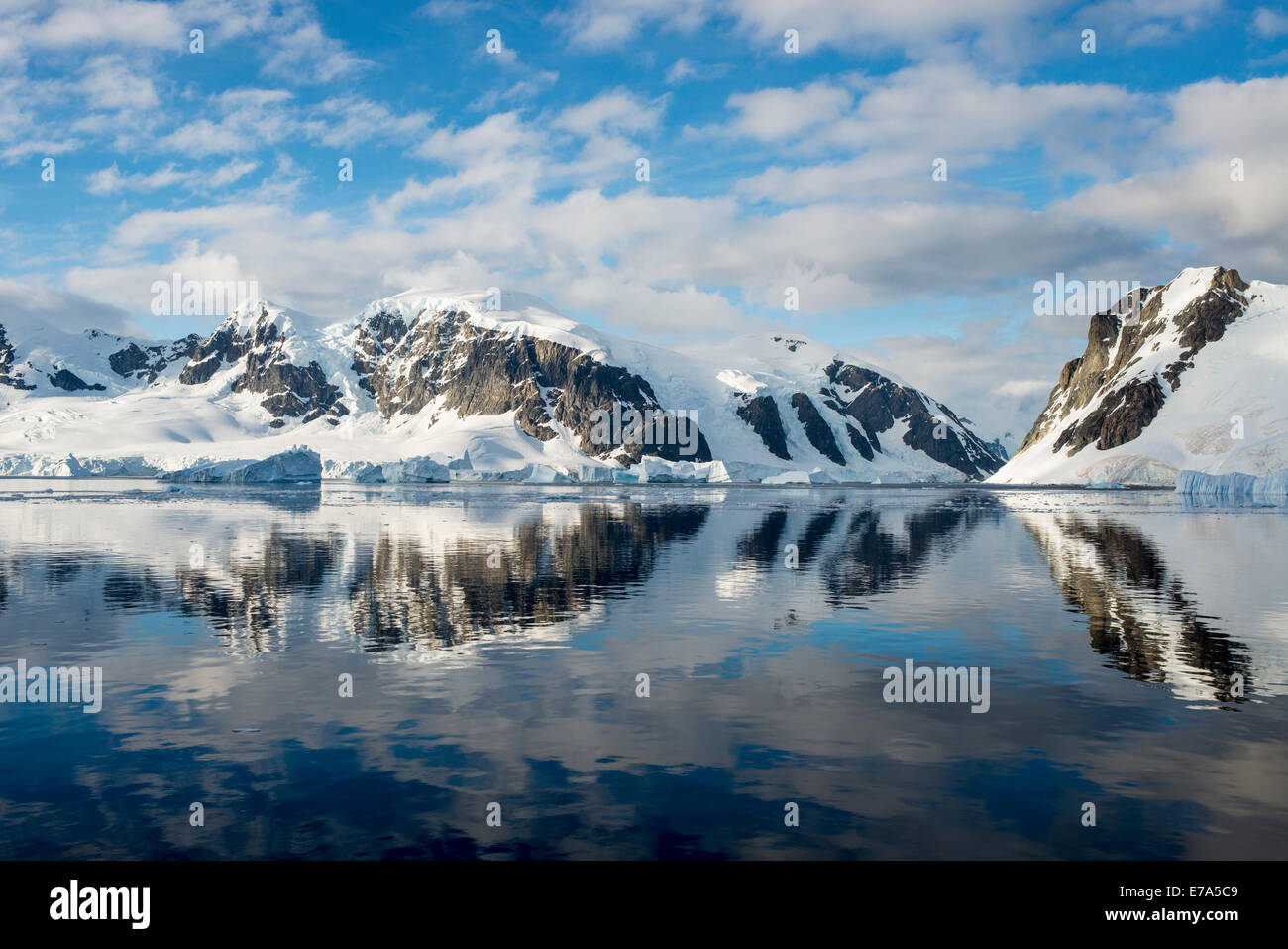 Approaching the Lemaire Channel Stock Photo - Alamy