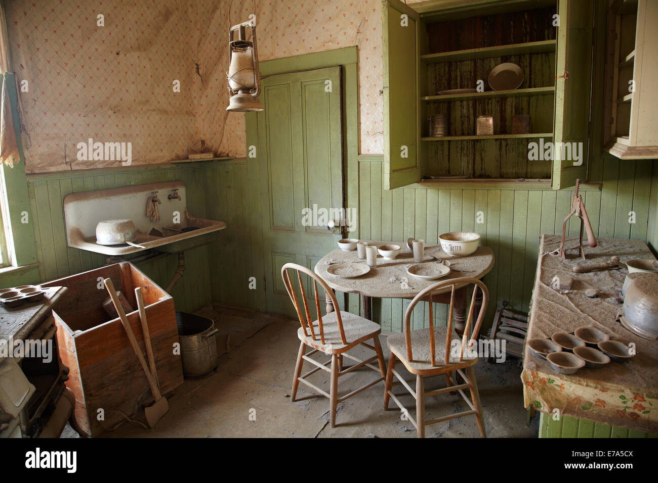 Interior of kitchen in house at Bodie Ghost Town ( elevation 8379 ft / 2554 m ), Bodie Hills, Mono County, Eastern Sierra, Calif Stock Photo