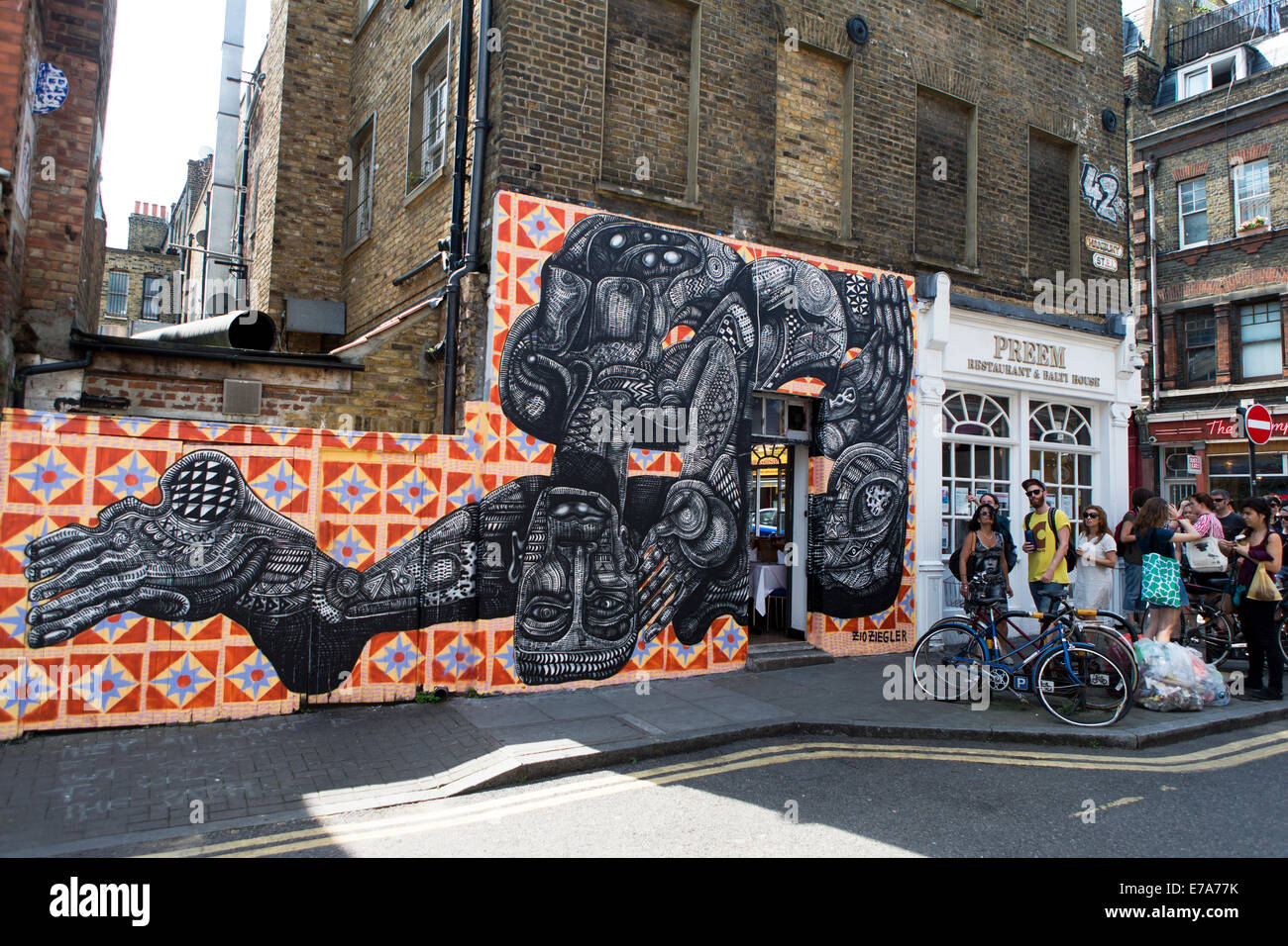 Zio Ziegler Street Art, Hanbury Street, London, UK, E1 Stock Photo