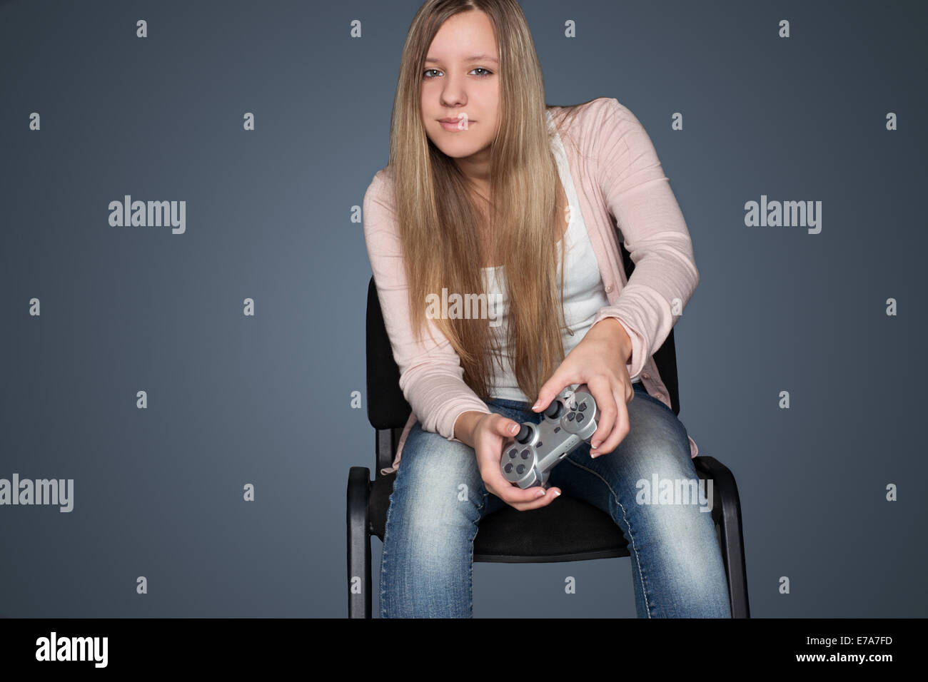 8.414 fotos de stock e banco de imagens de Girls Playing Video Games -  Getty Images