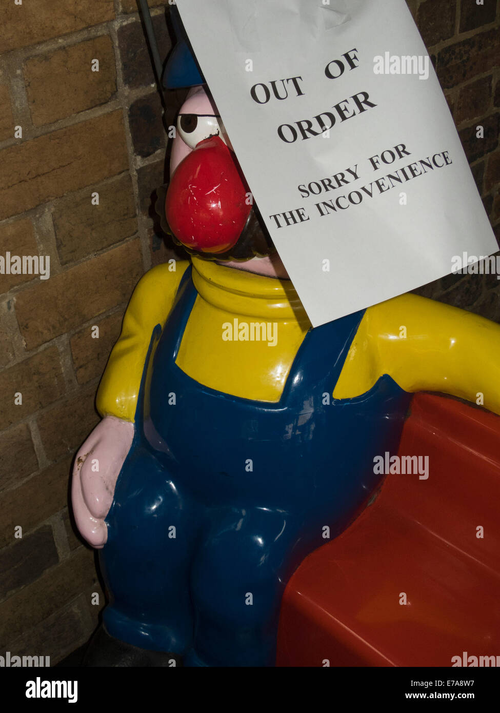 Out service sign on hi res stock photography and images Alamy