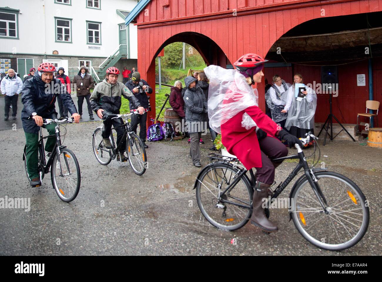 Princess in the rain hi-res stock photography and images - Alamy