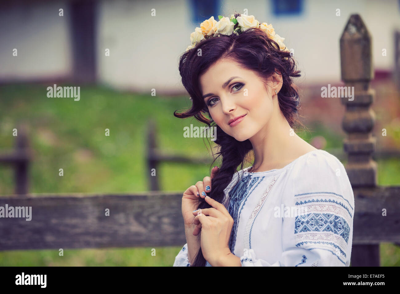 https://c8.alamy.com/comp/E7AEF5/young-beautiful-woman-in-traditional-ukrainian-clothing-E7AEF5.jpg