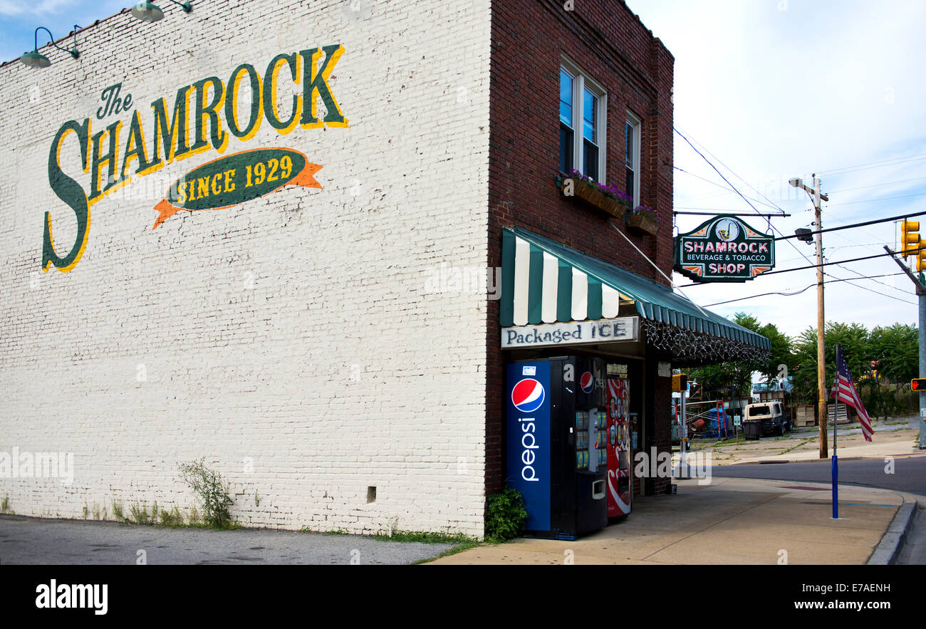 The Shamrock Beverage Tobacco shop in Johnston City Tennessee Stock Photo