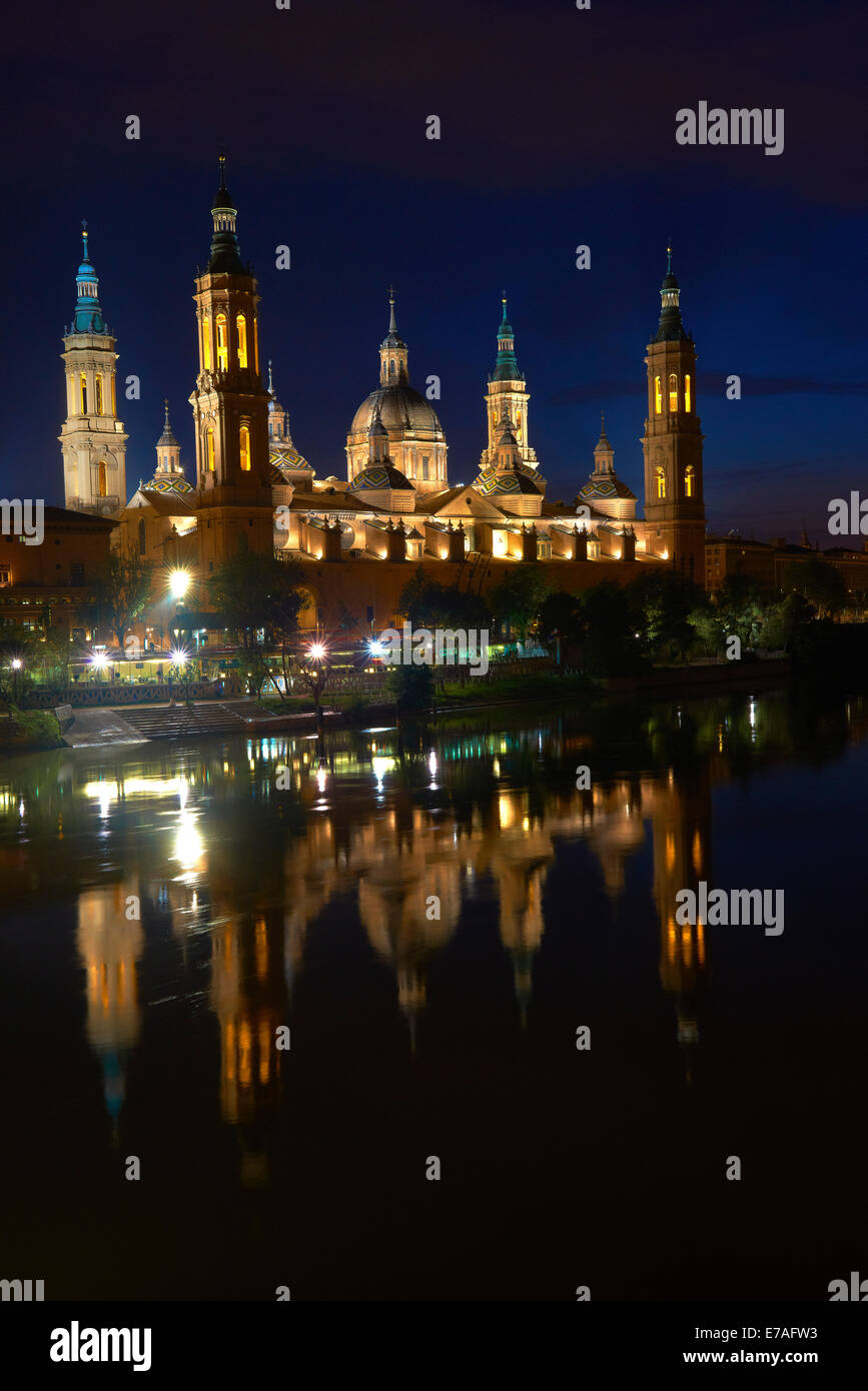Basilica del Pilar, Ebro River, Zaragoza, Aragon, Spain Stock Photo