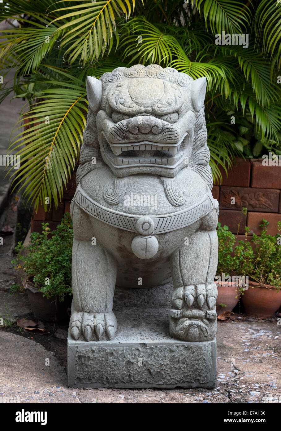 Chinese temple dog hires stock photography and images Alamy