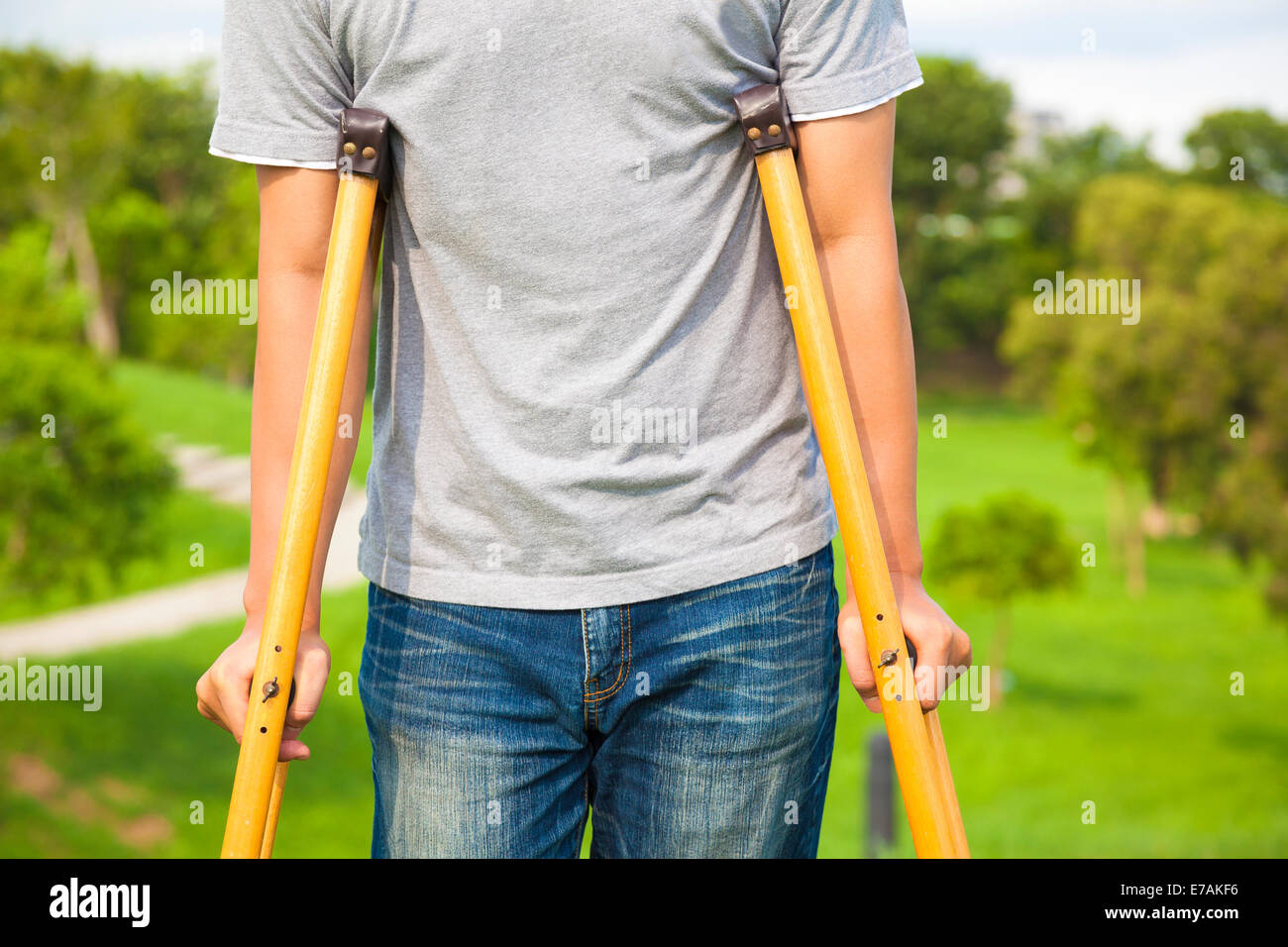 Broken leg crutches hires stock photography and images Alamy
