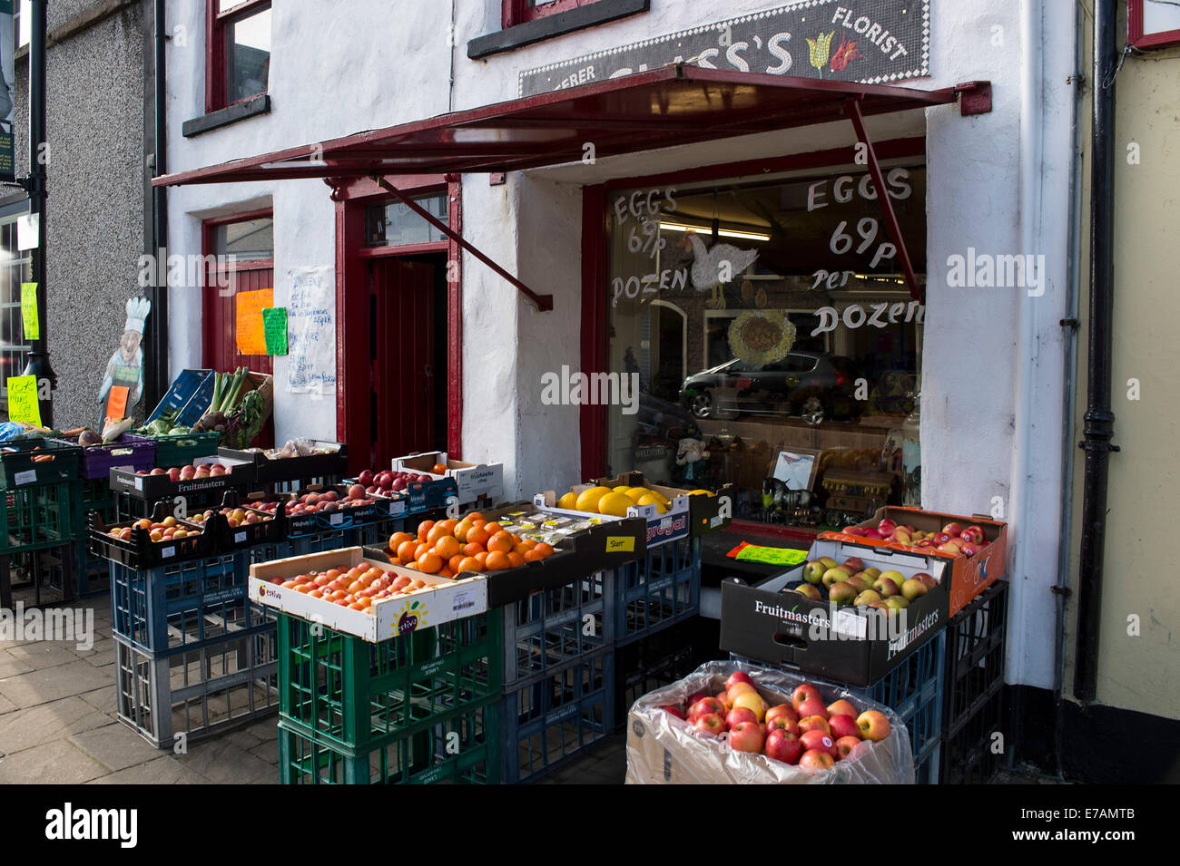 Grocery shop, Bushmills town centre, Bushmills, County Antrim, Northern Ireland. Stock Photo