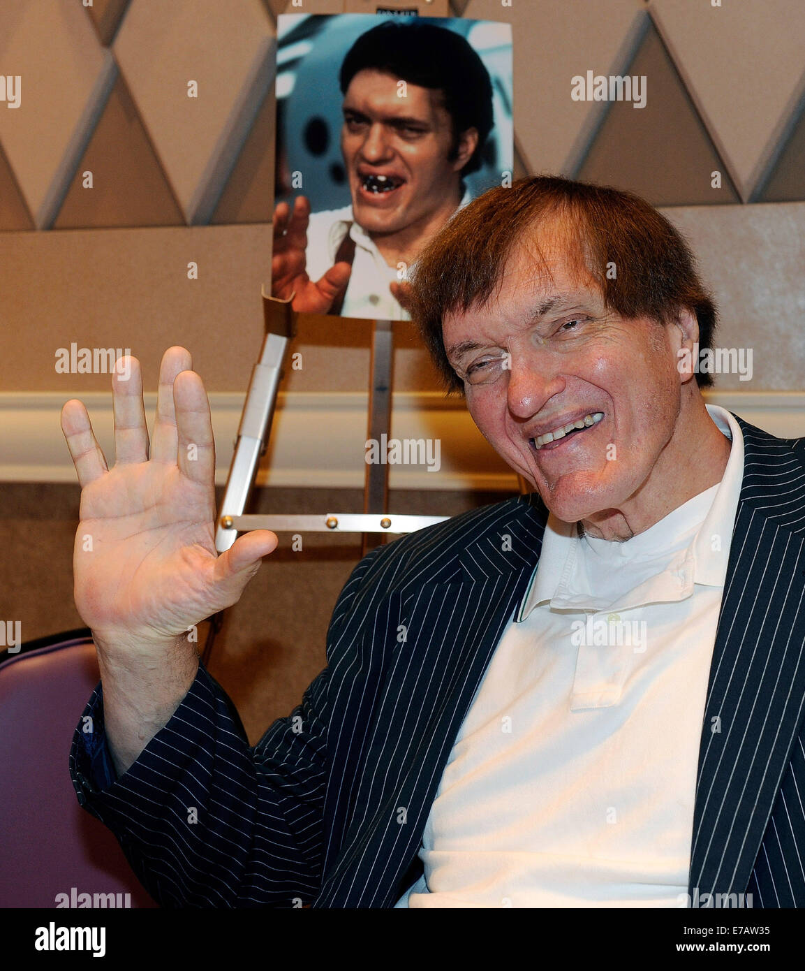 FILEPIX: 10th Sep, 2014. RICHARD KIEL, the 7-foot-2 actor best known for portraying the James Bond villain Jaws has died at age 74. Kiel died Wednesday at St. Agnes Medical Center. A cause of the death was not released. Kiel, who has credits in more than 65 TV shows and 20 movies, was best known for playing the hulking, metal-mouthed Bond villain in 'The Spy Who Loved Me' and 'Moonraker.' Pictured: Aug. 12, 2012 - Las Vegas, Nevada U.S. - Actor RICHARD KIEL participates in the Official Star Trek Convention at the Rio Hotel & Casino. Credit:  David Becker/ZUMA Wire/Alamy Live News Stock Photo